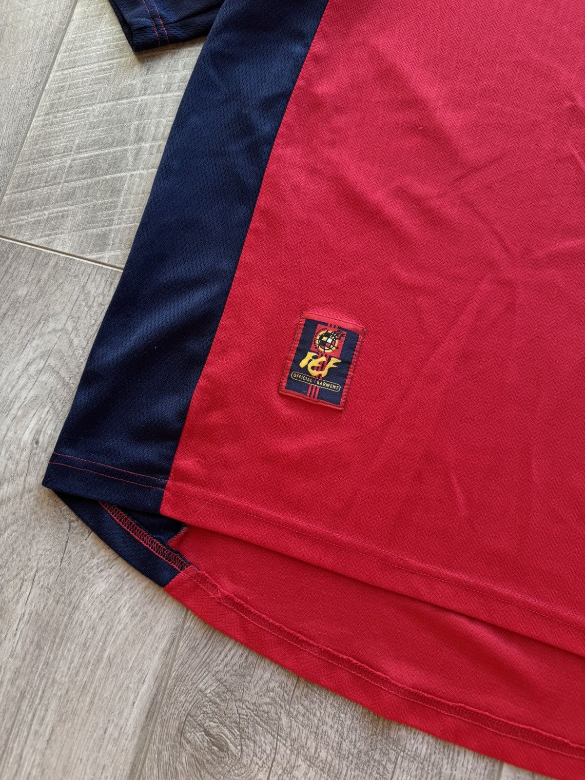 Band Tees 1998-99 Spain Adidas Vintage Home Soccer T Shirt Jersey Size US XL / EU 56 / 4 - 4 Thumbnail