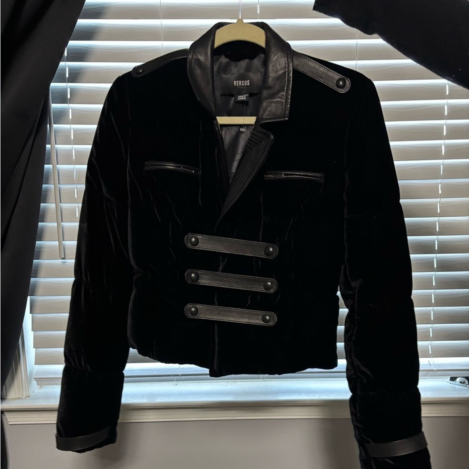Versace Vesace Versus Velvet puffer Jacket silk down leather jacket Size S / US 4 / IT 40 - 1 Thumbnail