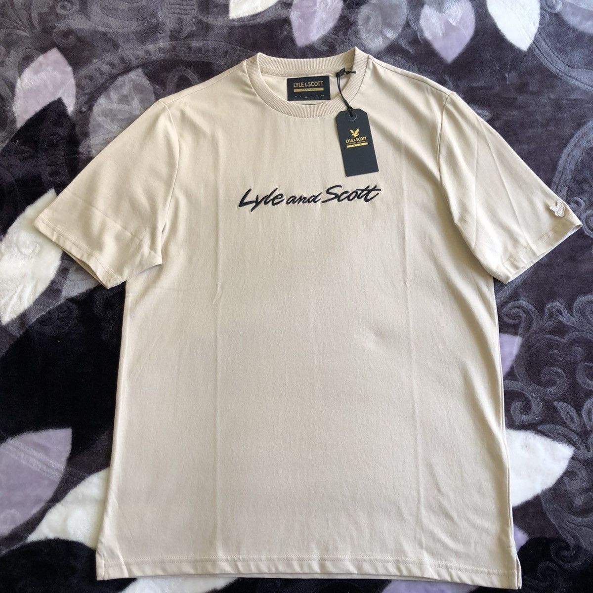 Lyle & Scott Lyle&Scott Archive Script Embrodery T-shirt Size US L / EU 52-54 / 3 - 1 Thumbnail