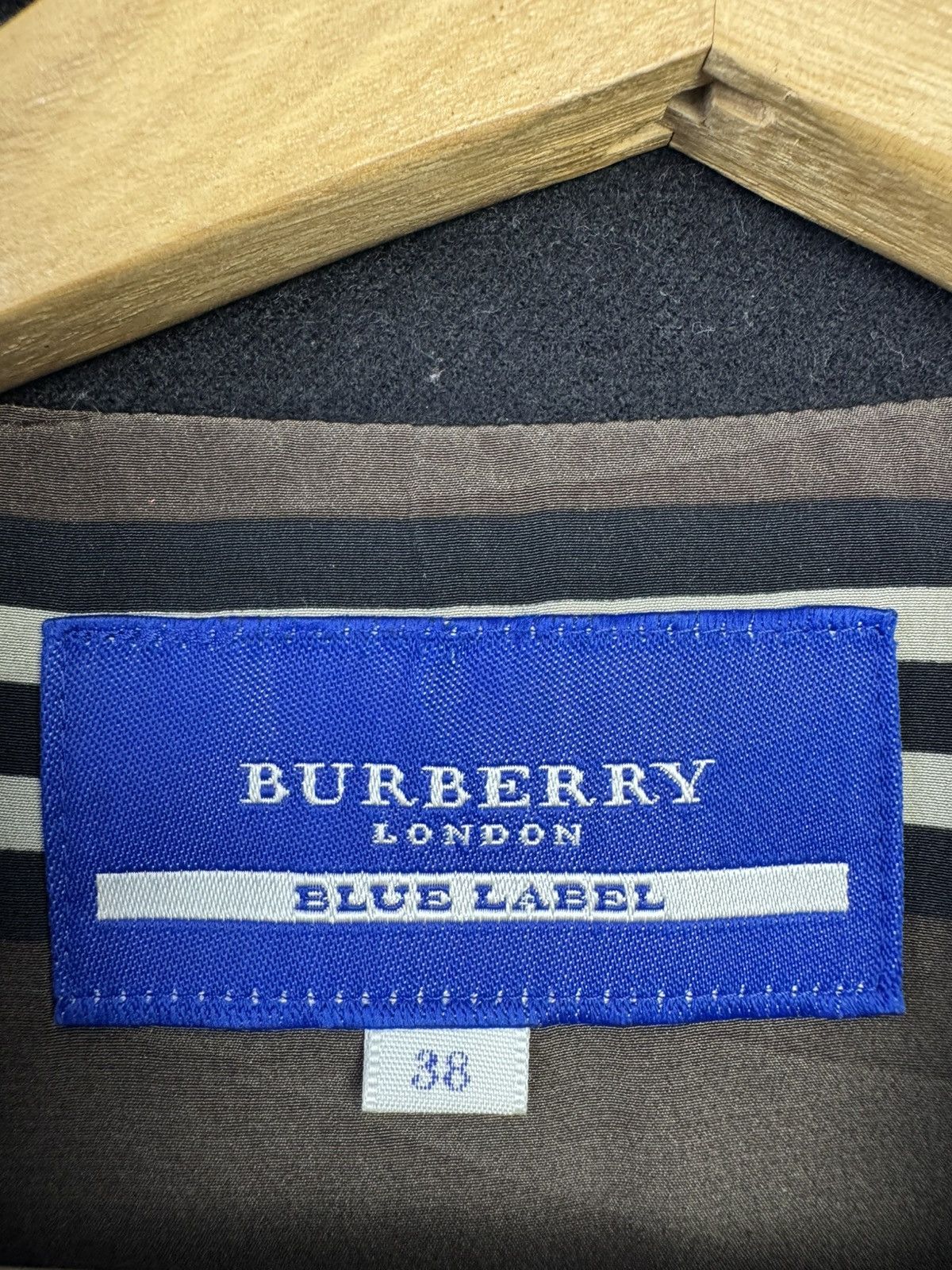 Burberry Burberry Blue Label navy double-breasted peacoat. Size L / US 10 / IT 46 - 6 Thumbnail