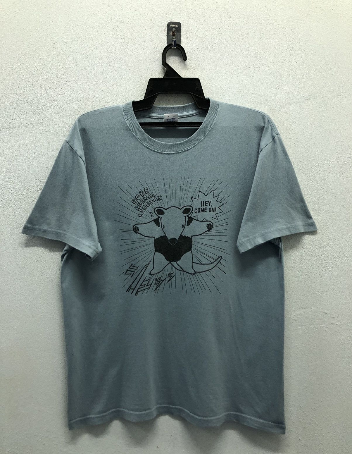 Vintage Vintage Kobe Animal Kingdom Hey,Come On T-Shirt Size US L / EU 52-54 / 3 - 1 Thumbnail