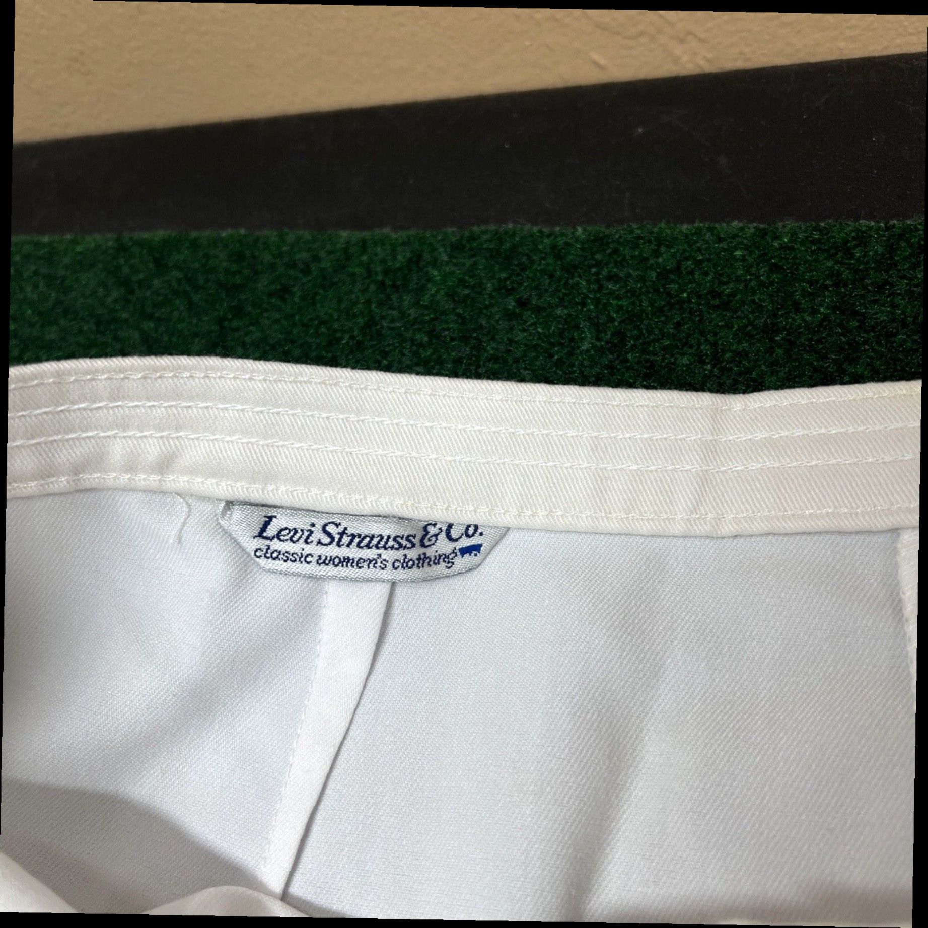 Vintage Vintage 70s Levis Sportswear Pants Womens (32x28) Off White Pleated USA Stained Size 24" / US 00 / IT 34 - 3 Thumbnail