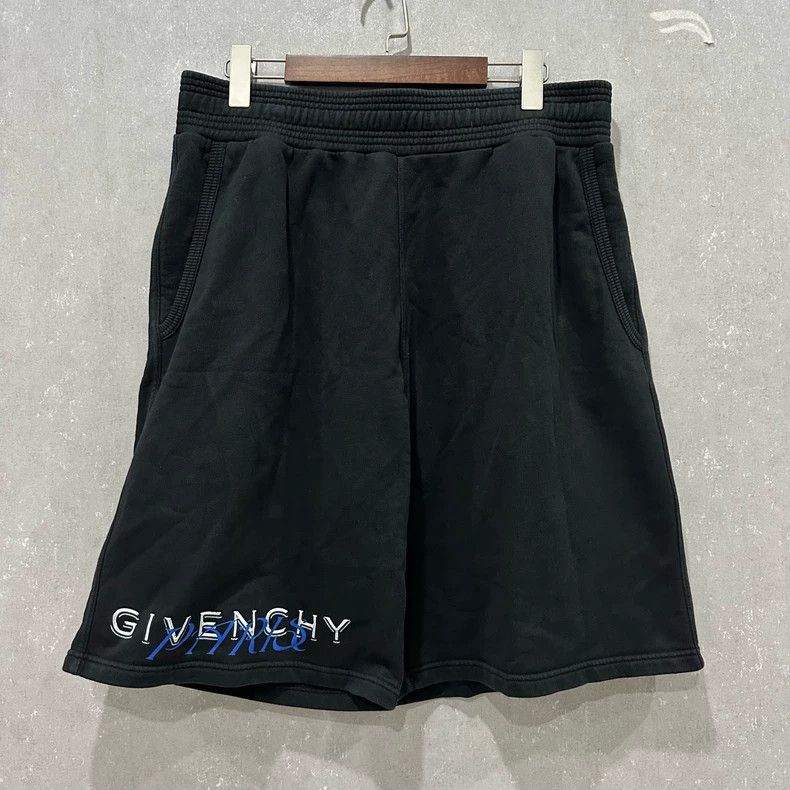 Givenchy Givenchy Shorts with Letter Logo Size XL / US 12-14 / IT 48-50 - 1 Thumbnail