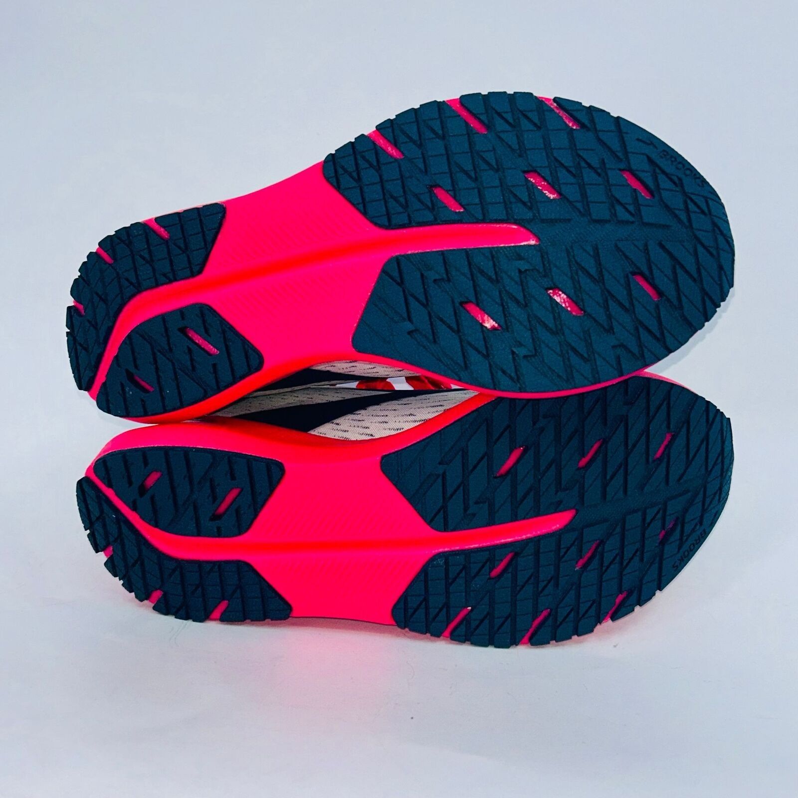 Brooks BROOKS WOMEN HYPERION RUNNING SHOE ICE FLOW/NAVY/PINK Sz 6 B Size US 6 / IT 36 - 5 Thumbnail
