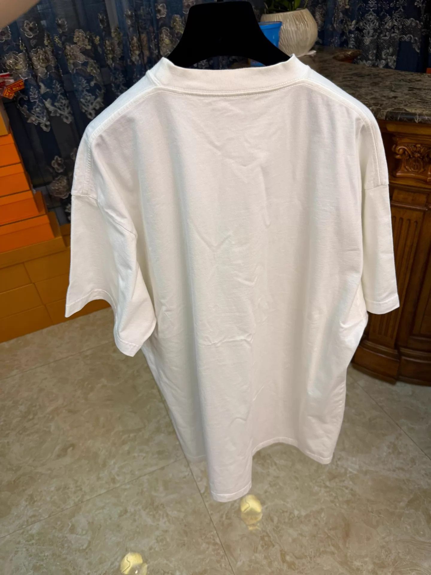 Balenciaga Balenciaga Oversized White Embroidered T-Shirt Size 2 Size US M / EU 48-50 / 2 - 3 Thumbnail