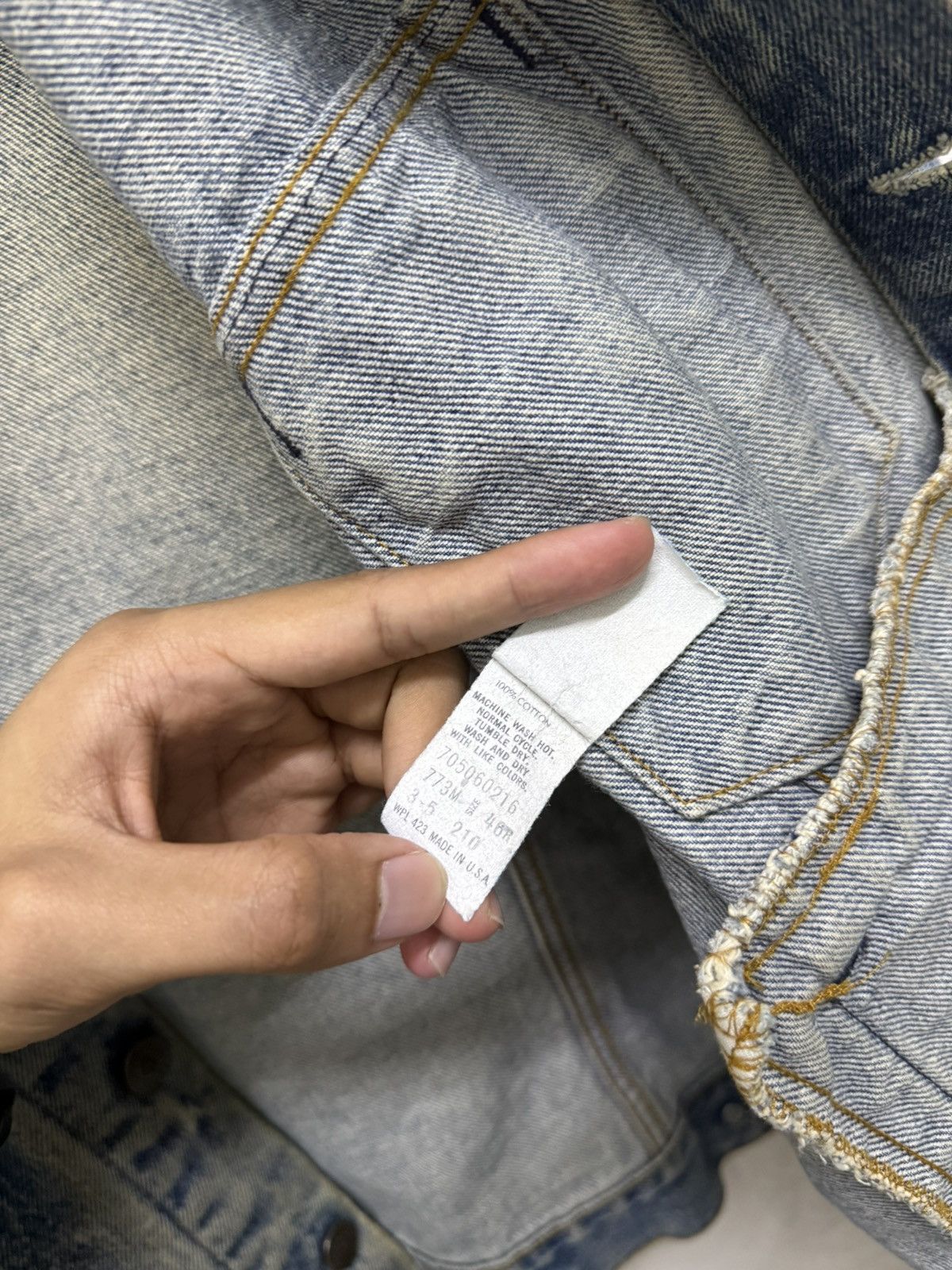 Levi's Vintage Levis Men’s 70506-0216 Denim Trucker Jacket Size US S / EU 44-46 / 1 - 13 Thumbnail