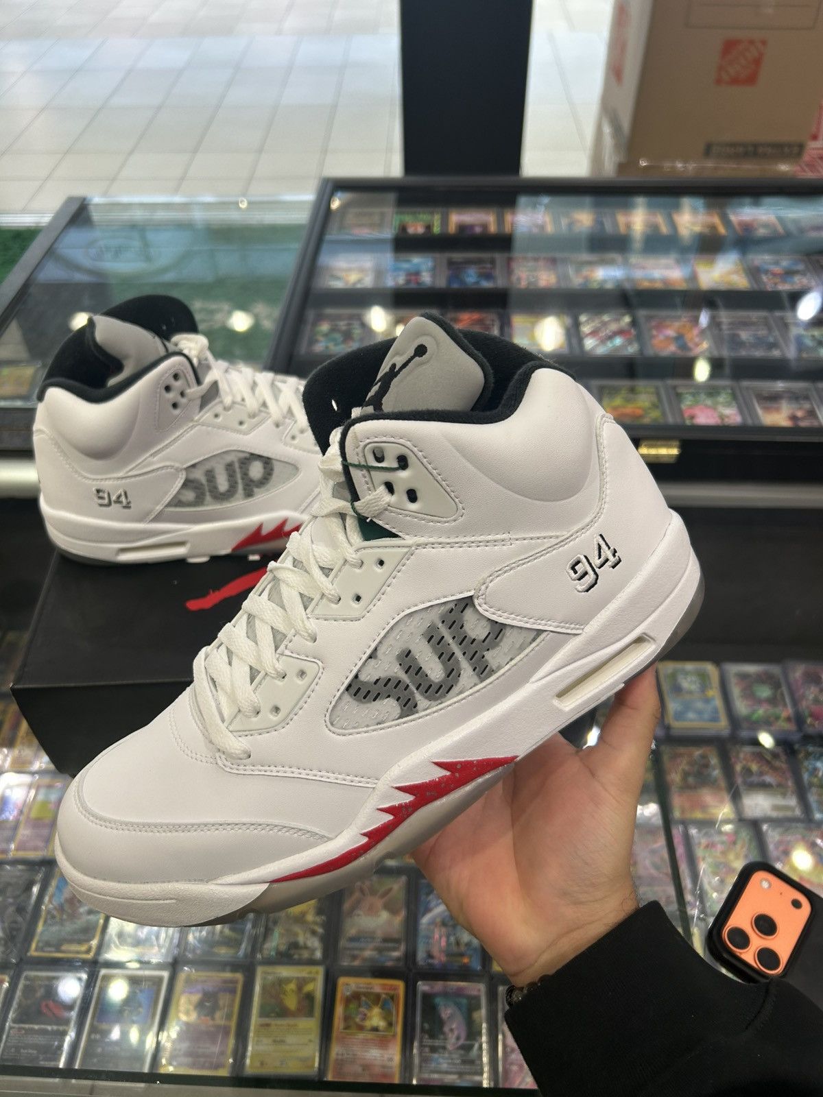 Jordan Brand Jordan 5 Supreme White Size US 11 / EU 44 - 2 Thumbnail