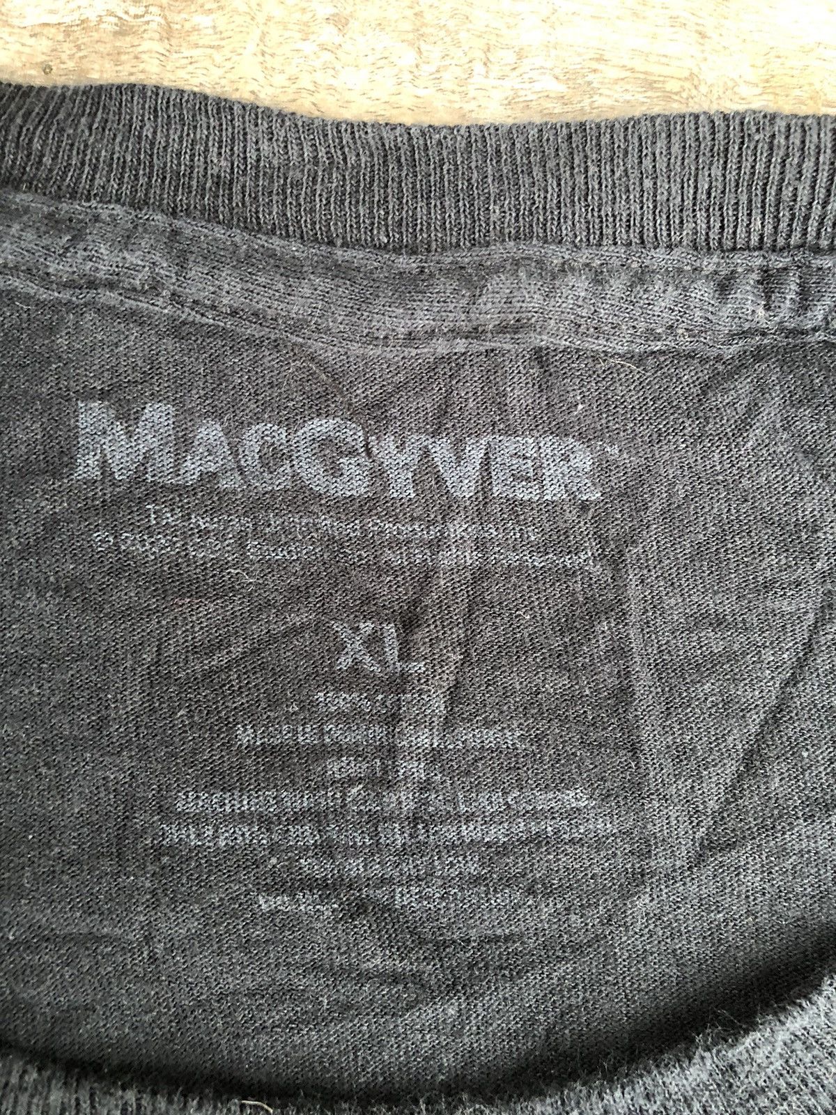 Vintage VINTAGE Y2K MACGYVER VHS MOVIE TEE Size US XL / EU 56 / 4 - 12 Thumbnail