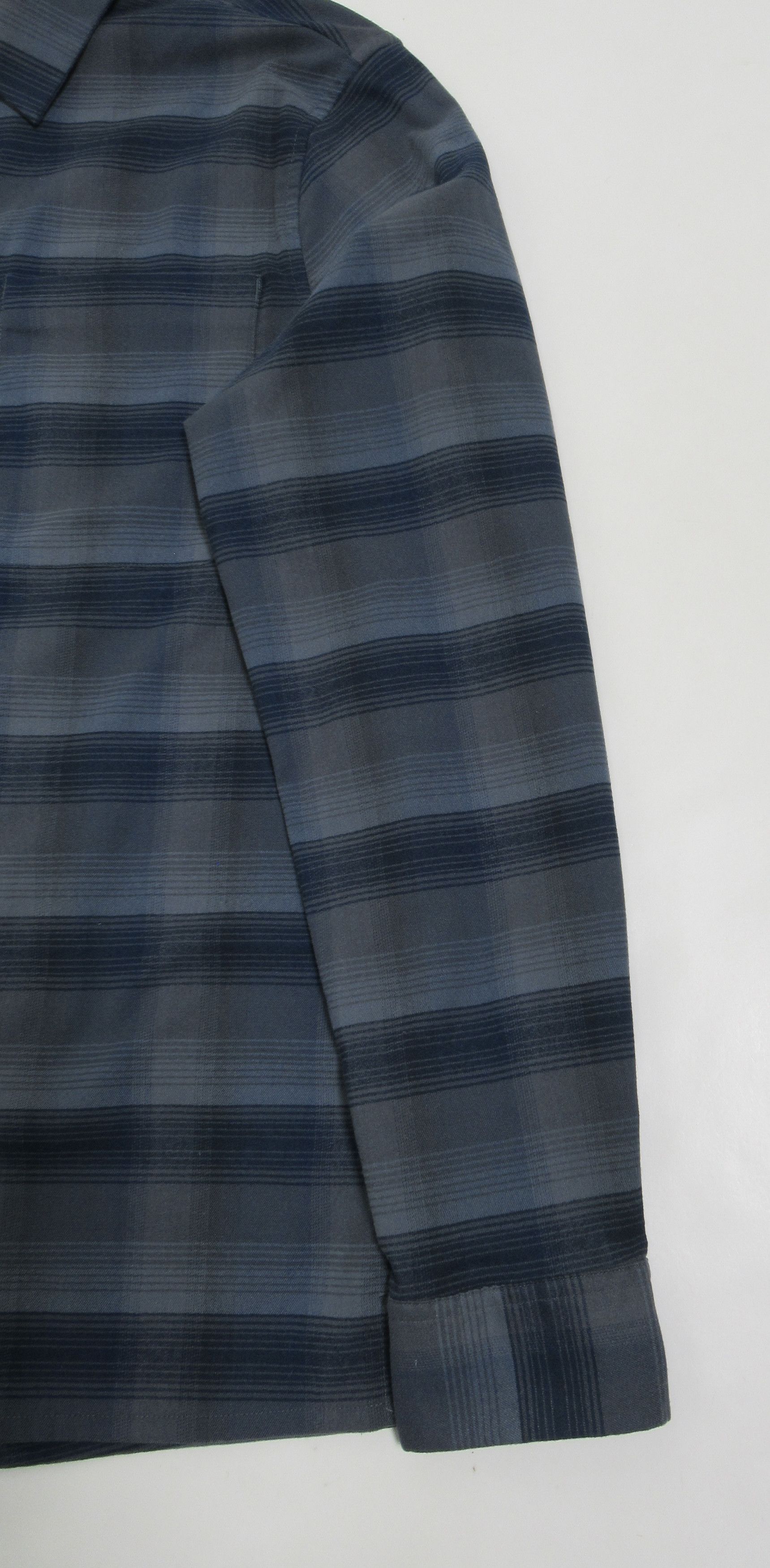 Lululemon Lululemon Men's Masons Peak Flannel Long Sleeve Shirt Size US M / EU 48-50 / 2 - 5 Thumbnail