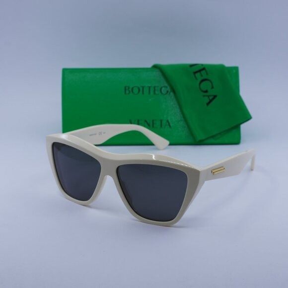 Bottega Veneta Bottega Veneta BV1092S 003 Sunglasses Ivory Cat Eye Frame Size ONE SIZE - 1 Thumbnail