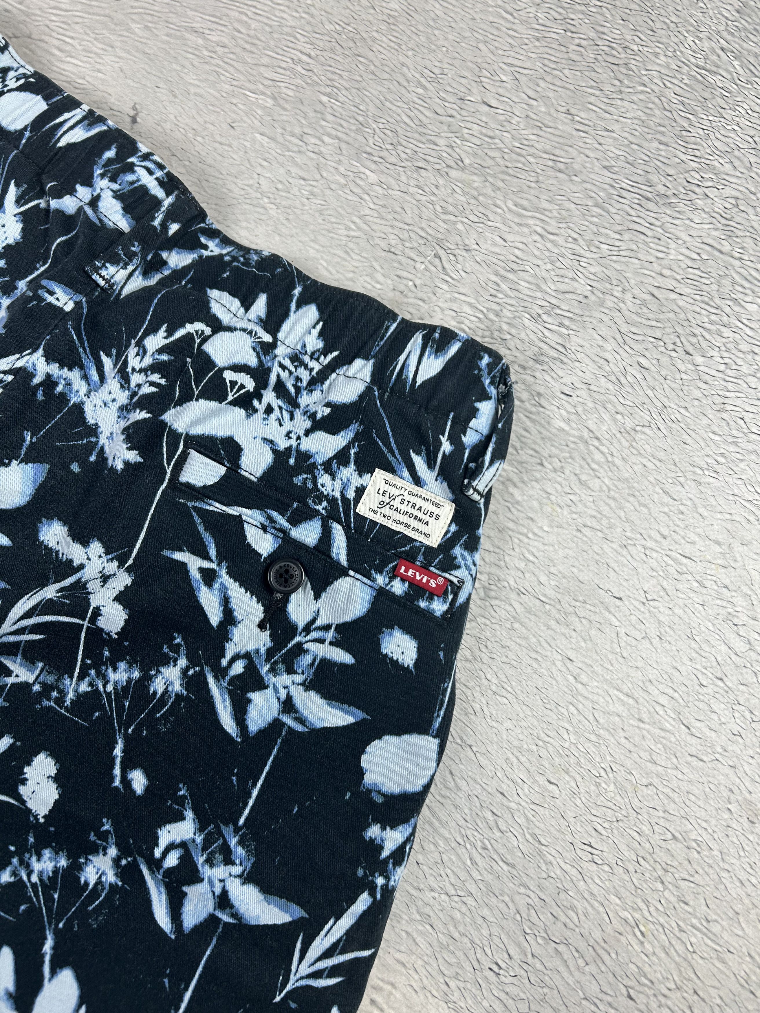 Levi's Levi's Premium XX Chino Ez Shorts In Civiar Black Floral Size US 30 / EU 46 - 2 Thumbnail