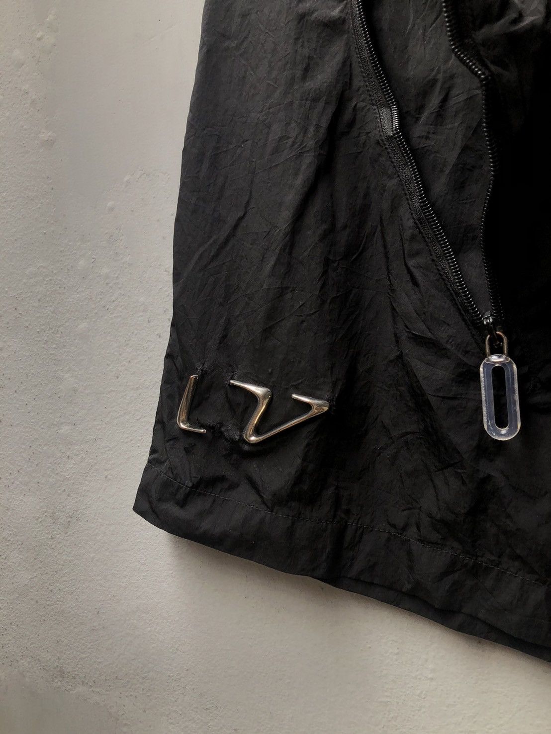 Louis Vuitton Louis Vuitton LV Metal 2054 short Size US 42 / EU 58 - 2 Thumbnail
