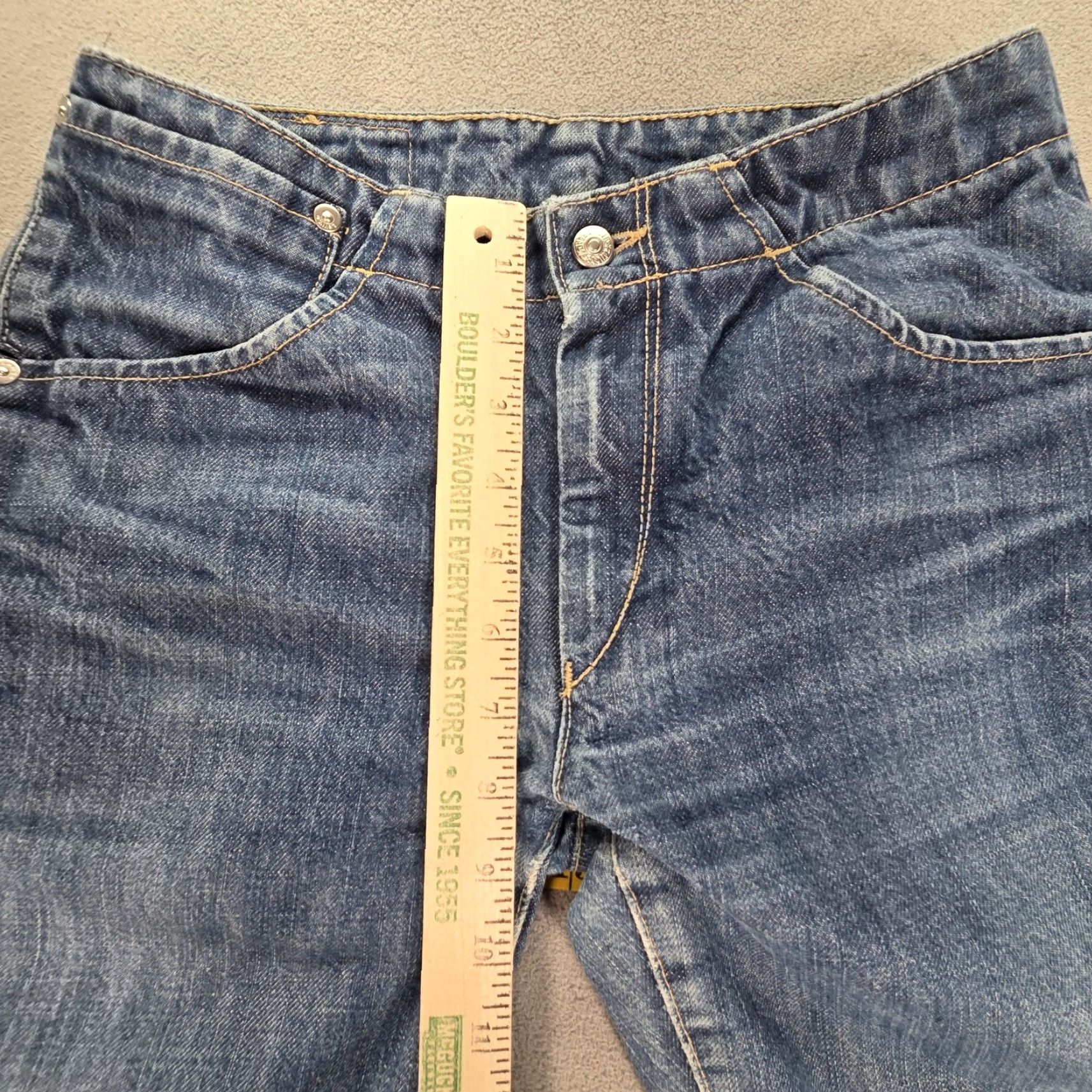 Levi's Levi's Jeans Mens 26x31 Medium Blue 0835 Pockets Vintage Size US 26 / EU 42 - 7 Thumbnail