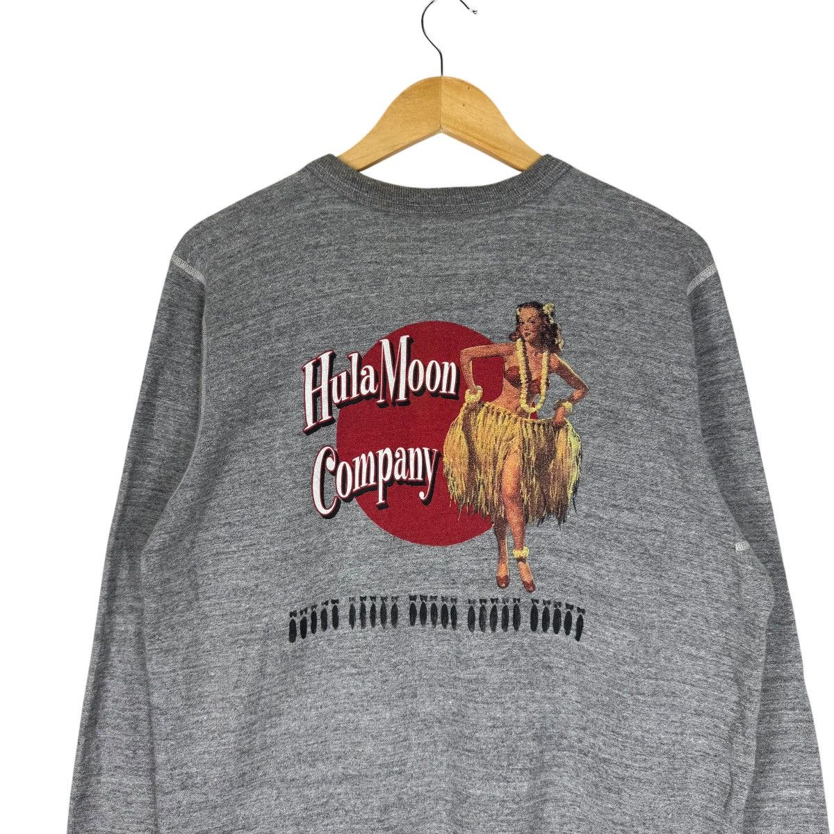 Buzz Rickson's ☀️BUZZ RICKSON’S HULA MOON US ARMY SWEATSHIRT Size US L / EU 52-54 / 3 - 7 Thumbnail