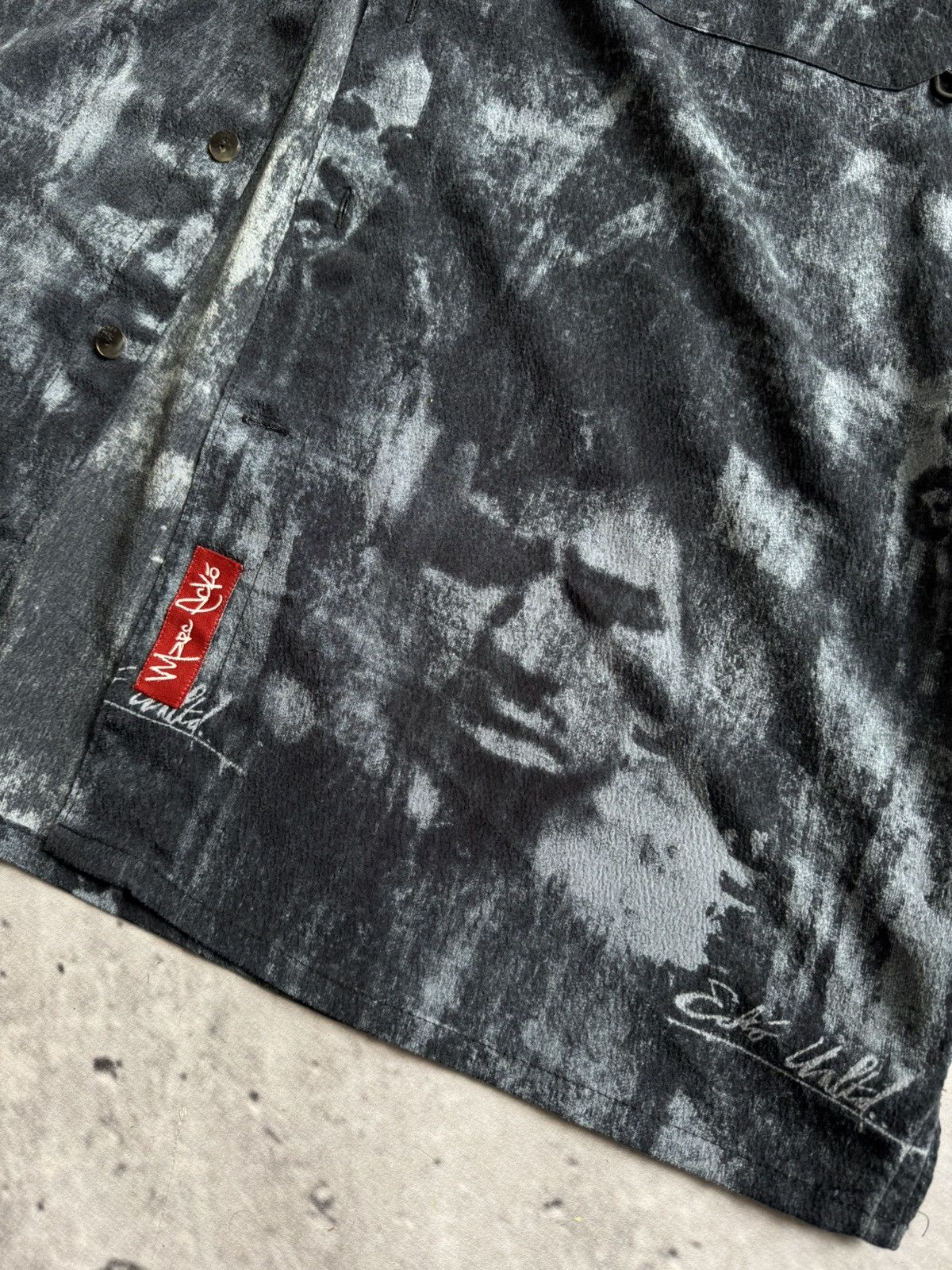 Marc Ecko 🔥🔥Vintage Y2K 00s Mark Ecko Graffiti Faces rare shirt Size US L / EU 52-54 / 3 - 6 Thumbnail