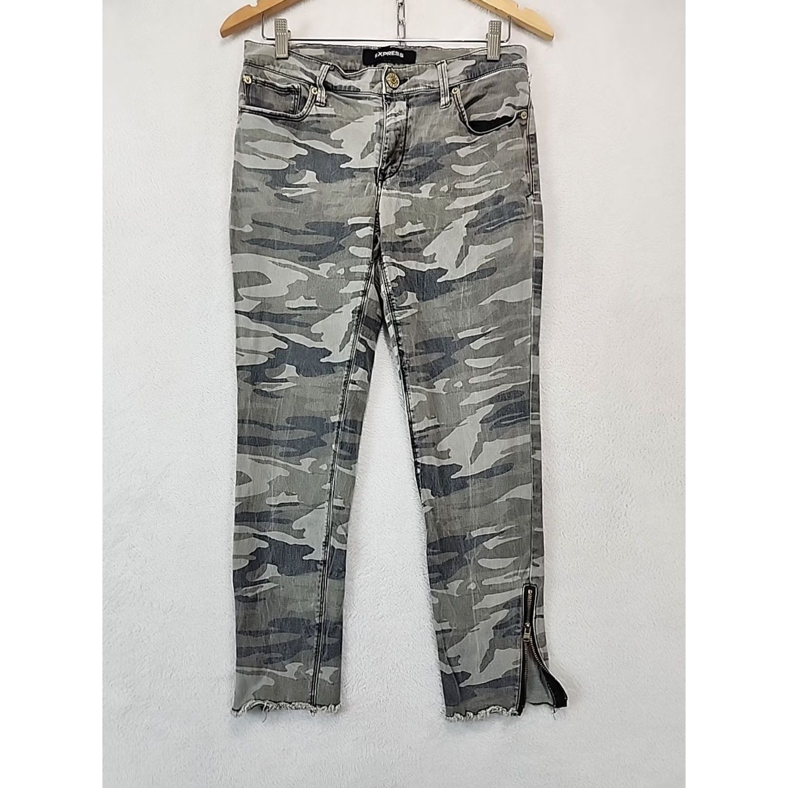 Express Express Womens 6R Camo Stretch Ankle Mid Rise Leggings Zipper Ankle Raw Hem Shirt Pants Womens Grunge Multicolor Casual Size 28" / US 6 / IT 42 - 4 Thumbnail