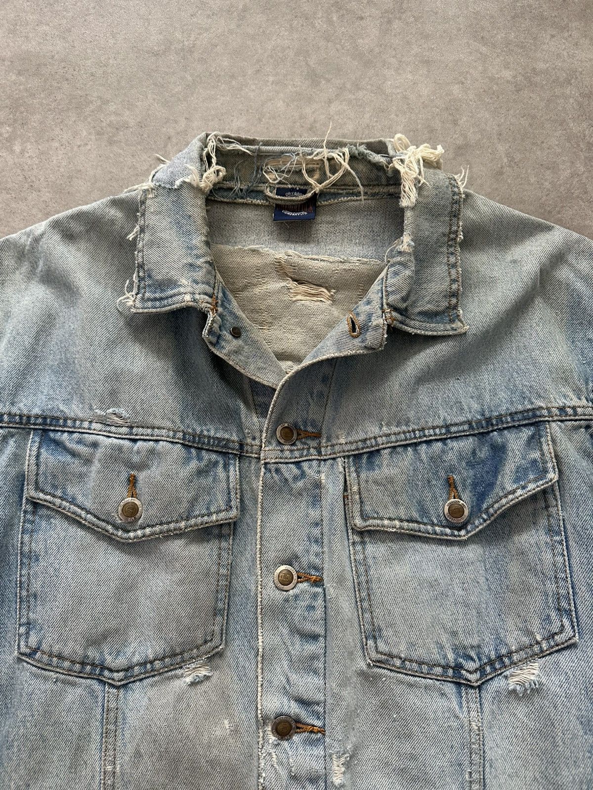 Vintage Vintage Sting Denim Jacket Thrashed Distressed Unique Rare Size US L / EU 52-54 / 3 - 9 Thumbnail