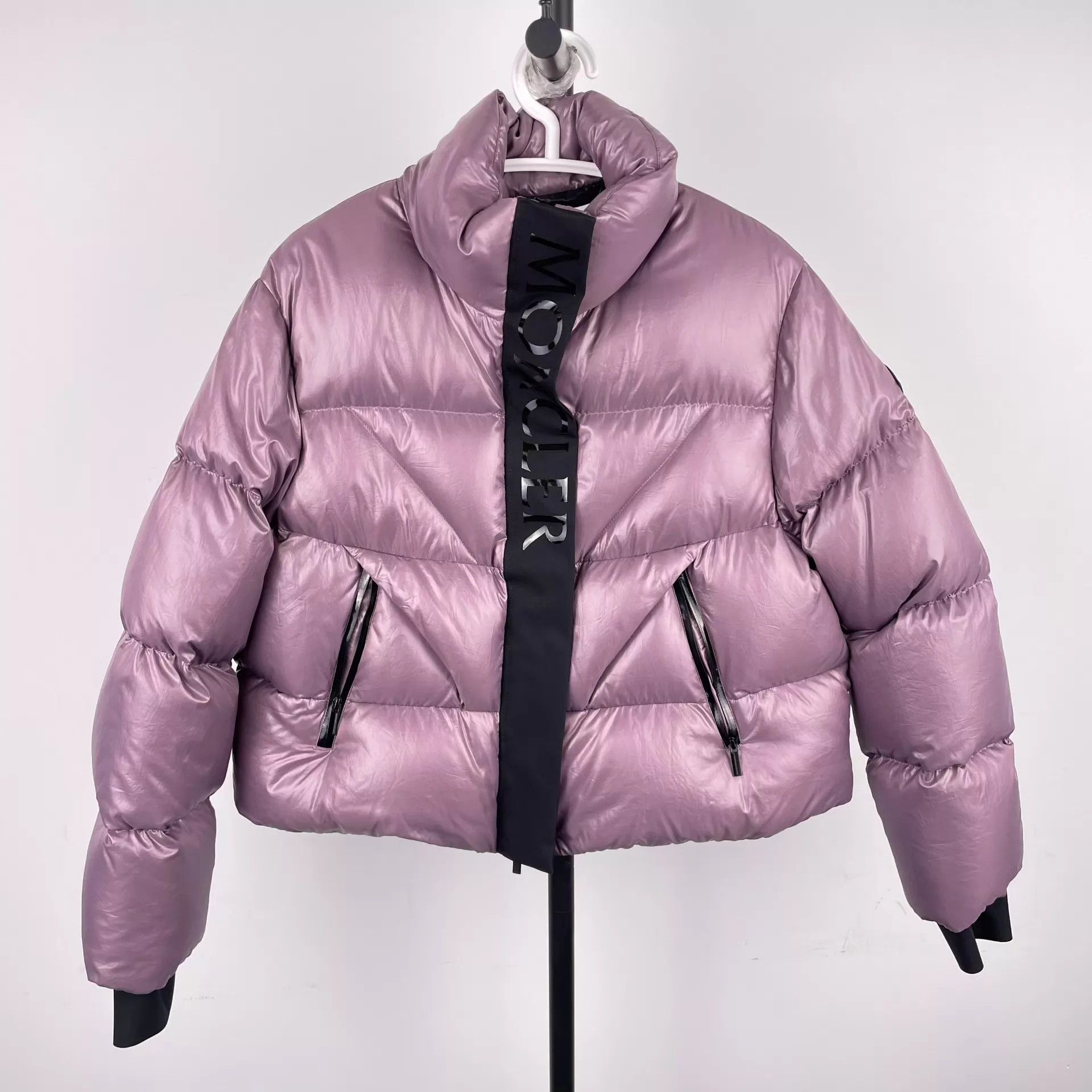 Moncler Moncler Short Down Puffer Jacket Purple Size 1 Size S / US 4 / IT 40 - 1 Thumbnail
