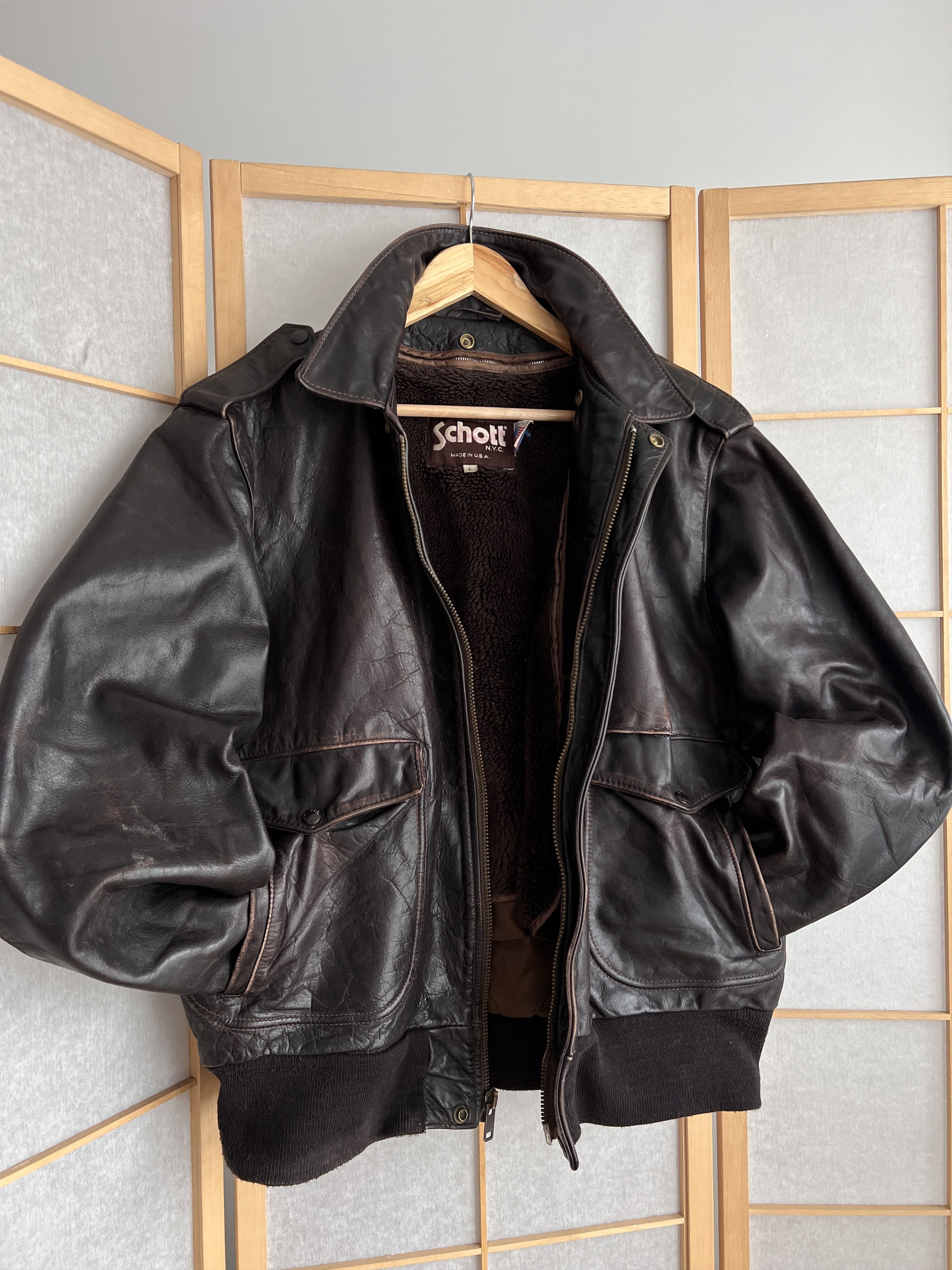 Schott Archive Schott USA VTG 80s Leather faded flyer bomber jacket Size US L / EU 52-54 / 3 - 10 Thumbnail