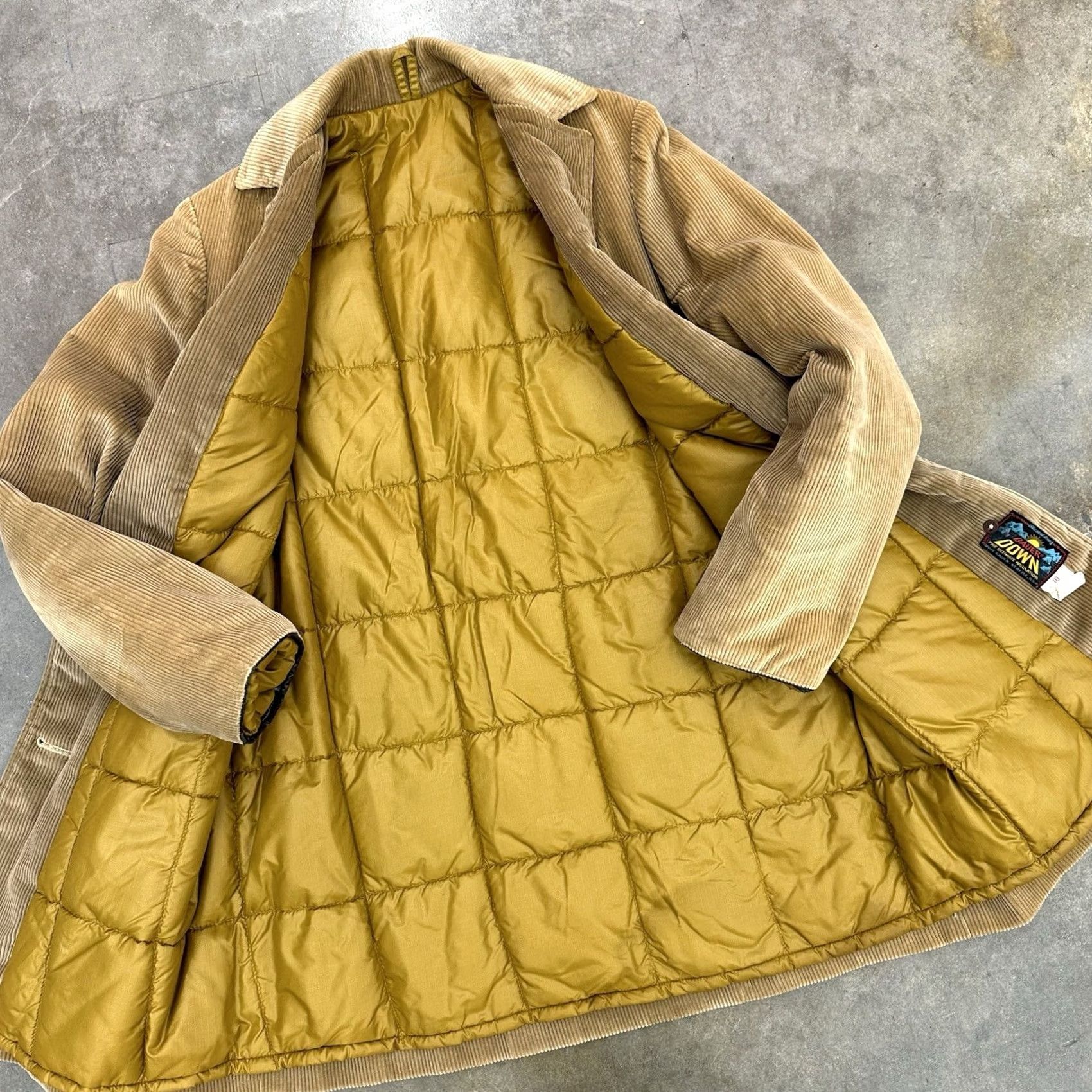 Eddie Bauer VINTAGE Eddie Bauer Corduroy Quilted Goose Down Barn Jacket Women’s Medium Brown Tan 90s Outdoor Western Jacket Mens? Size M / US 6-8 / IT 42-44 - 3 Thumbnail