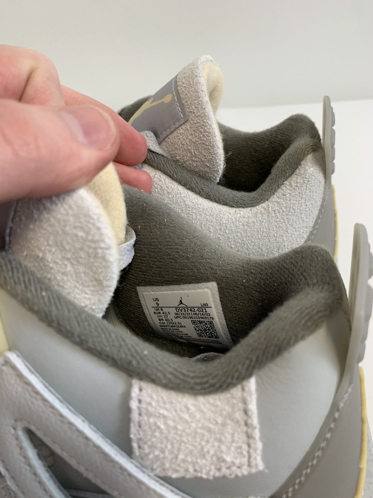 Jordan Brand jordan 4 craft photon dust Size US 9 / EU 42 - 9 Thumbnail