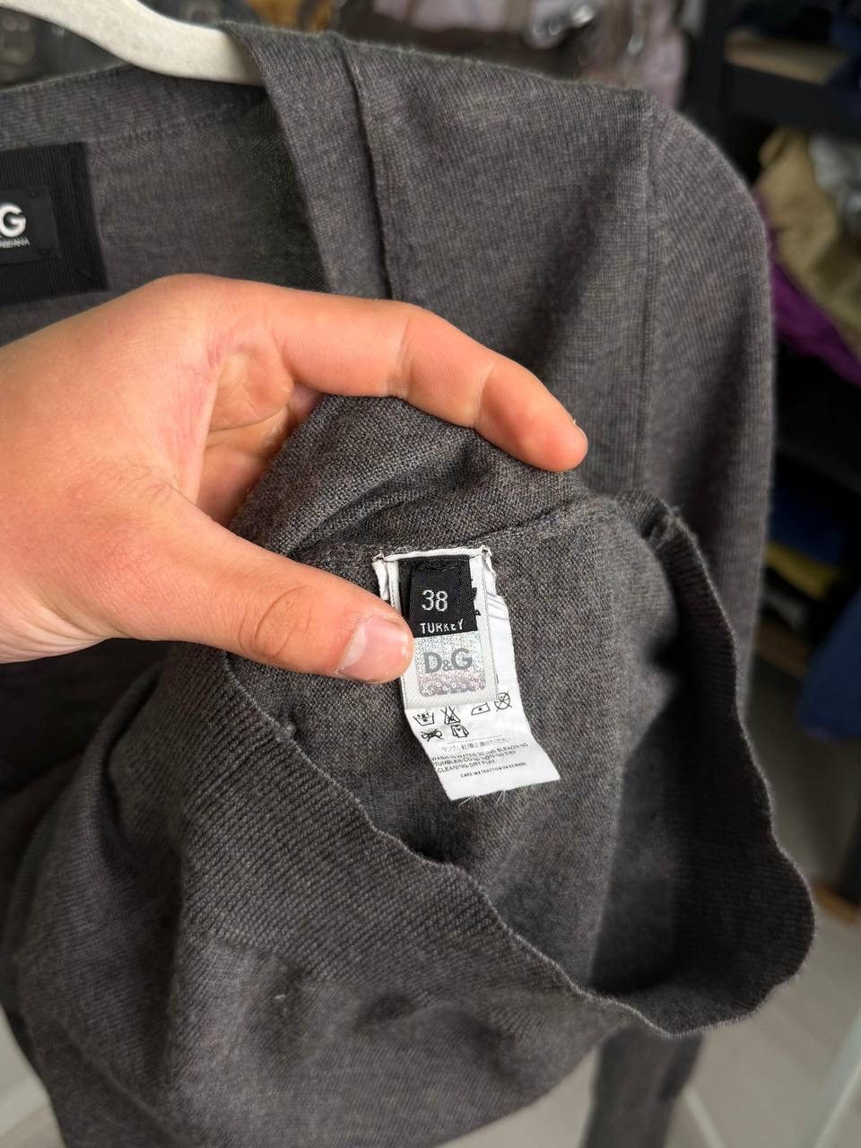 Dolce & Gabbana D&G Dolce & Gabbana Grey V-Neck Slim Fit Knit Cardigan Size XS / US 0-2 / IT 36-38 - 5 Thumbnail