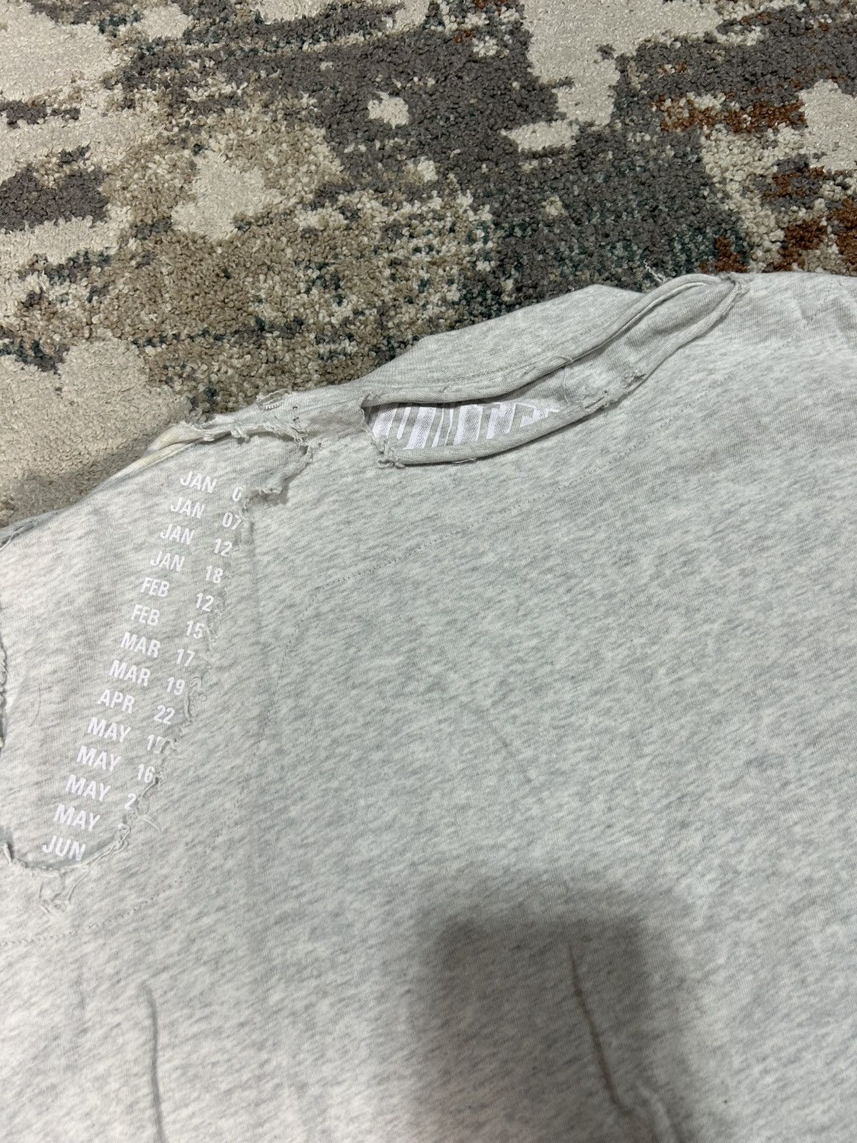 Balenciaga Balenciaga 2023 Destroyed 3B Grey Tee Size 3 Oversized Size US L / EU 52-54 / 3 - 6 Thumbnail