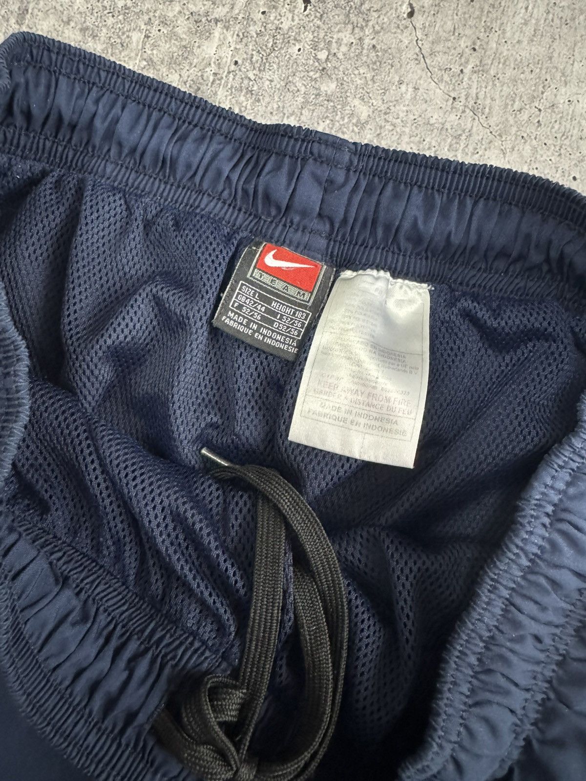 Vintage Nike Vintage Pants Nylon Y2K Streetwear Joggers Size US 34 / EU 50 - 6 Thumbnail