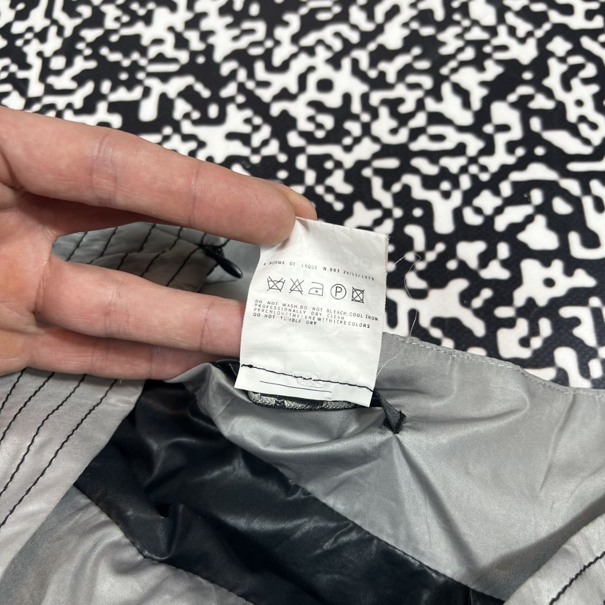 GF Ferre Vintage Y2K GF FERRE Gianfranco Flared Mini Skirt Luxury Size 26" / US 2 / IT 38 - 18 Thumbnail