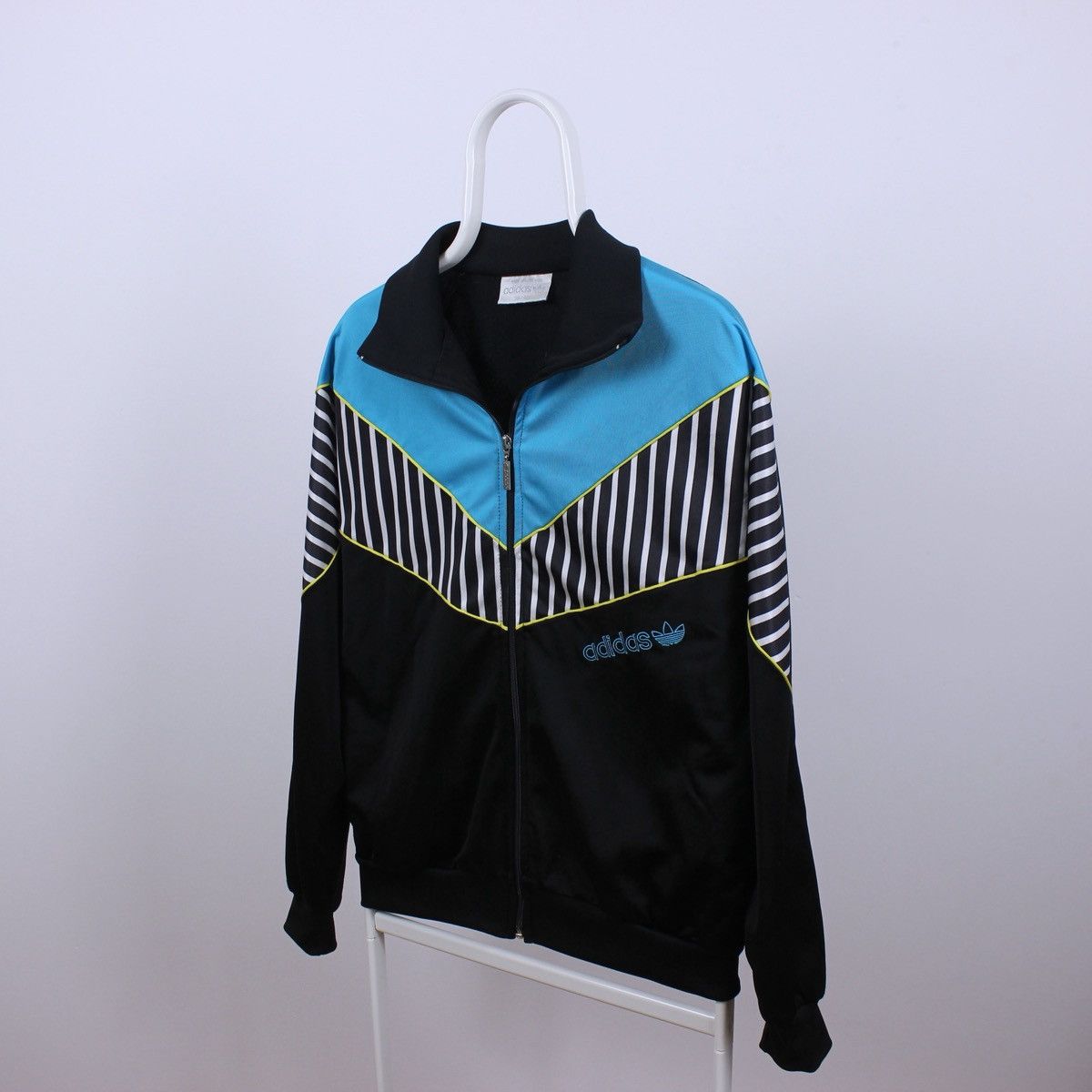 Adidas Vintage Adidas Track Top Jacket Size M / US 6-8 / IT 42-44 - 3 Thumbnail