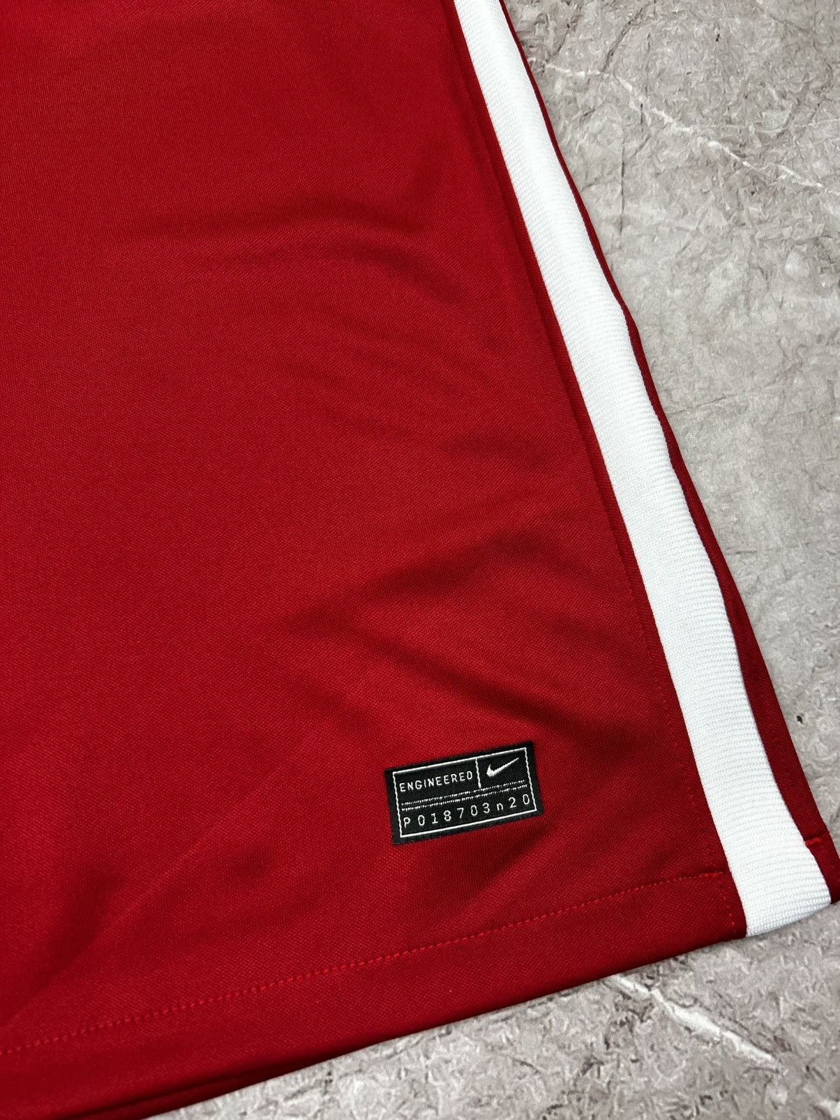 Vintage Nike Liverpool 2020-21 Home Jersey Size US S / EU 44-46 / 1 - 4 Thumbnail