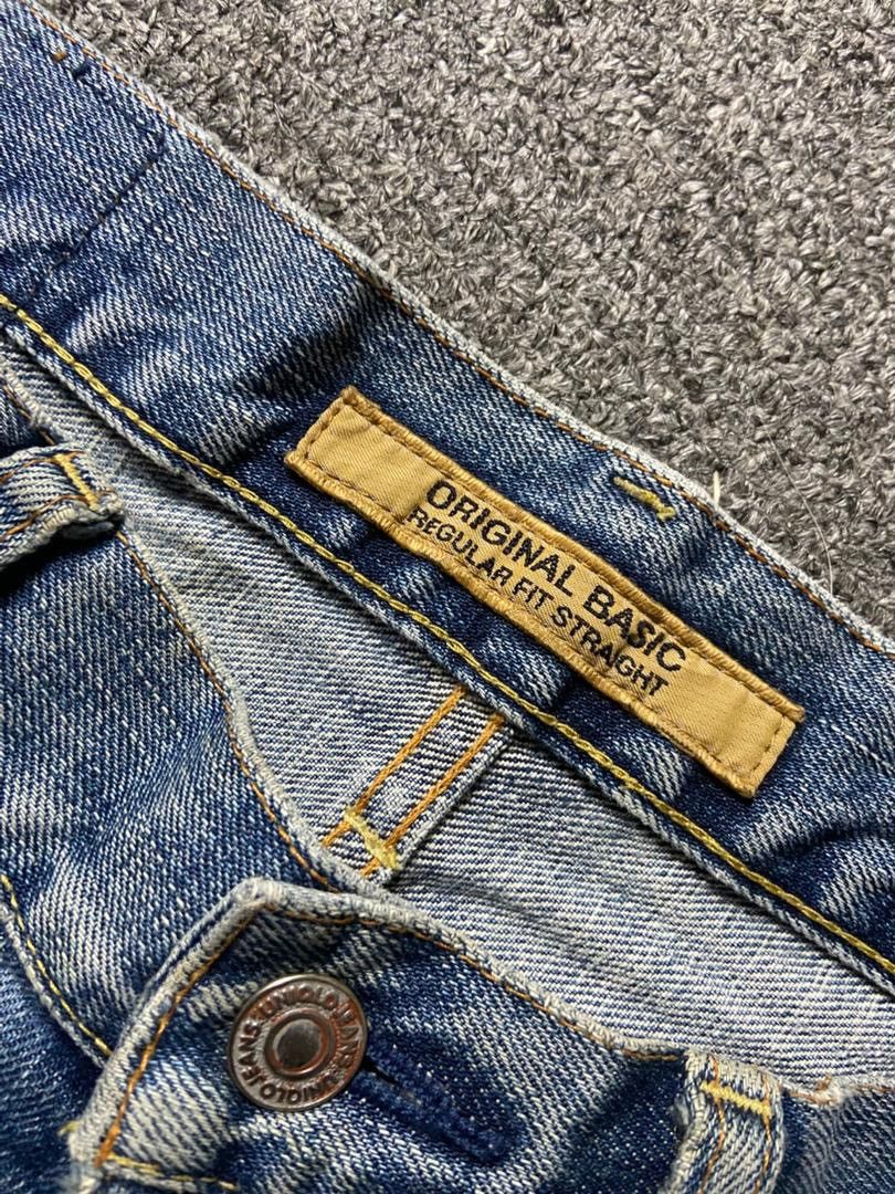 Uniqlo Uniqlo Original Basic Regular Fit Straight Jeans (175) Size US 31 - 5 Thumbnail
