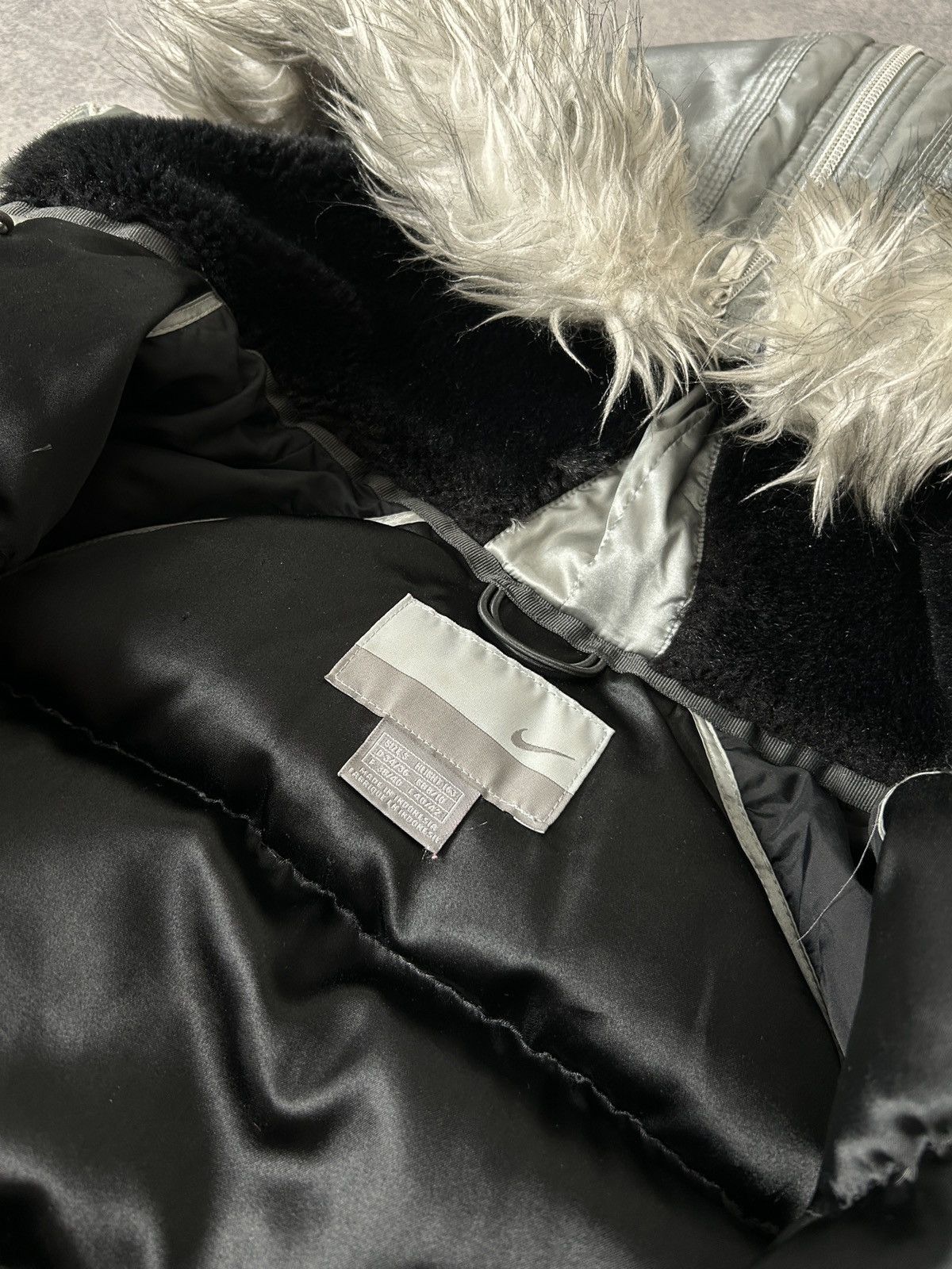 Nike Archive Nike B-2 silver puffer bombers jacket Size US M / EU 48-50 / 2 - 6 Thumbnail