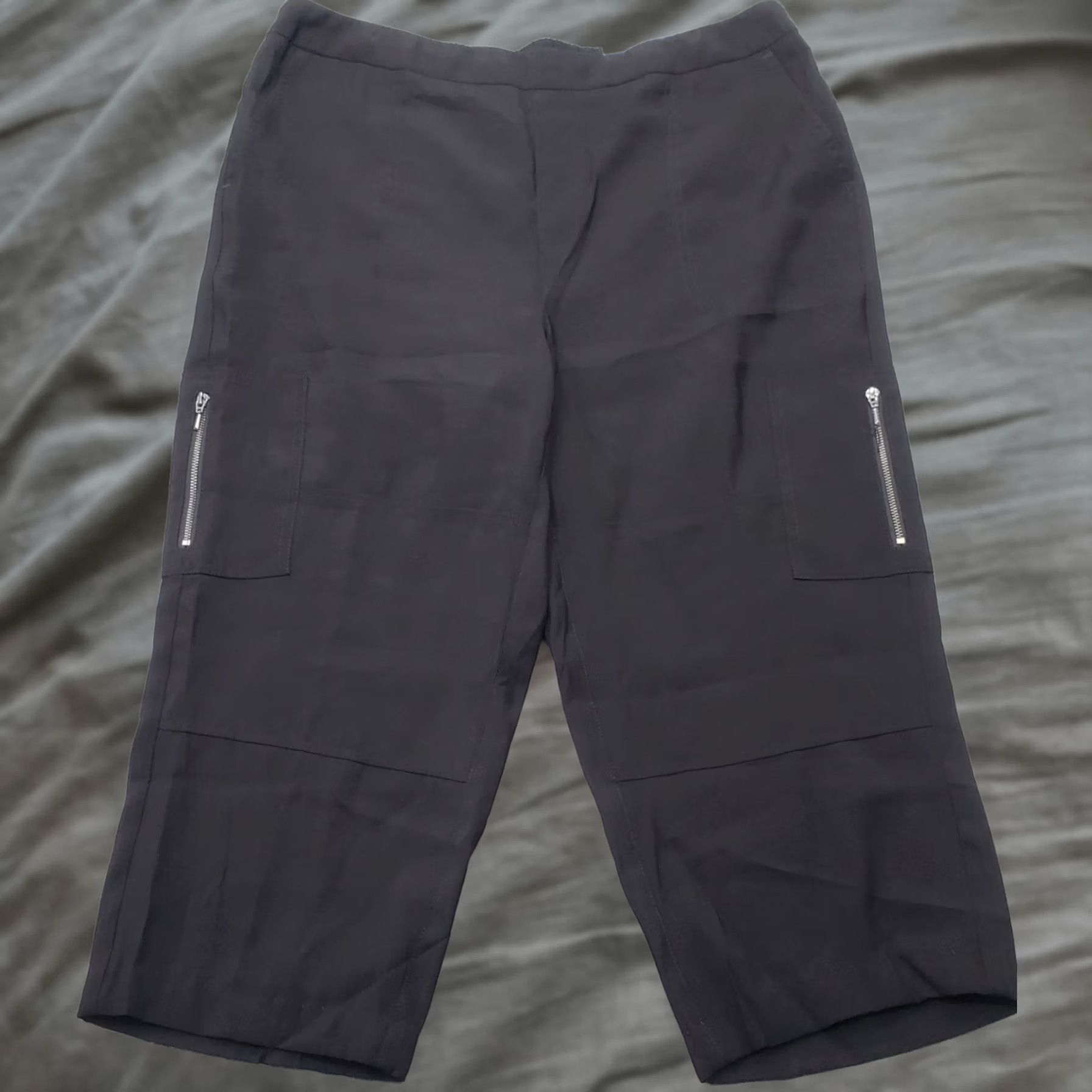 Vintage Chico's Womens Size 14 Black Cargo Pockets Ankle Pants Stretch Relaxed Pull On Shirt? Size 36" / US 14 / IT 50 - 1 Thumbnail