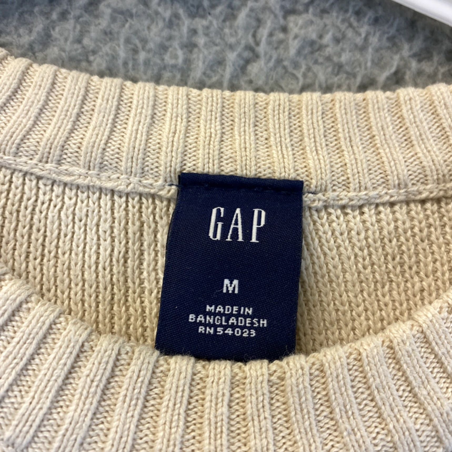 Gap Gap Sweater Mens Medium Beige Pullover Knit Crew Neck Cotton Blend Classic Modern Autumn Winter Casual, Regular Fit Mens 72-31 Size US M / EU 48-50 / 2 - 3 Thumbnail