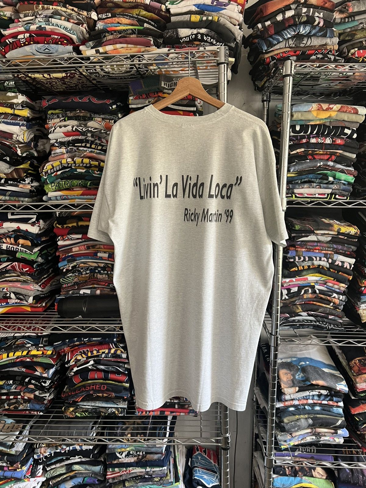 Band Tees 1999 Ricky Martin Livin La Vida Loca Radio Promo Tee Size US XXL / EU 58 / 5 - 1 Thumbnail