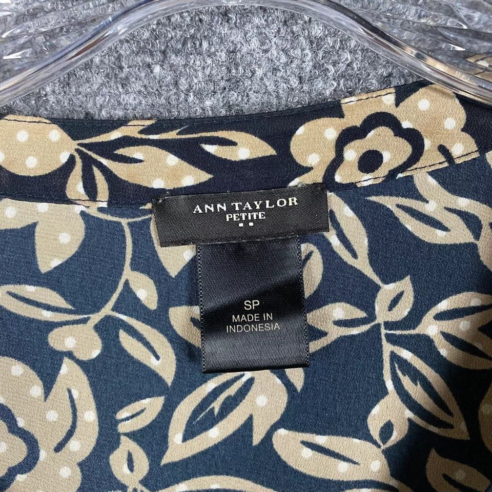 Ann Taylor Ann Taylor Blouse Women's Small Petite Long Sleeve PS Adults Size S / US 4 / IT 40 - 3 Thumbnail
