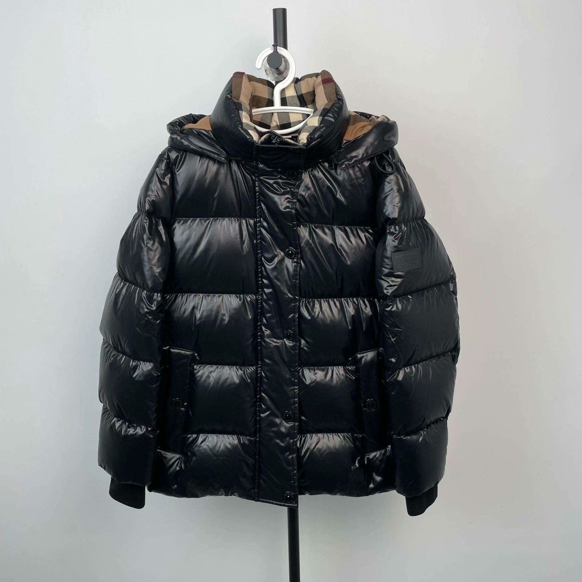 Burberry Burberry Down Black Heavy Coat S Men Size US S / EU 44-46 / 1 - 1 Thumbnail