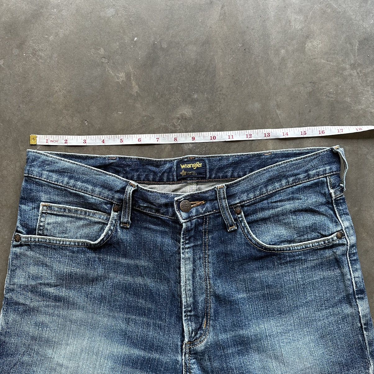 Japanese Brand × Jean × Vintage Vintage Wrangler Distressed Faded Denim Jean Pant W34 Size US 34 / EU 50 - 8 Thumbnail
