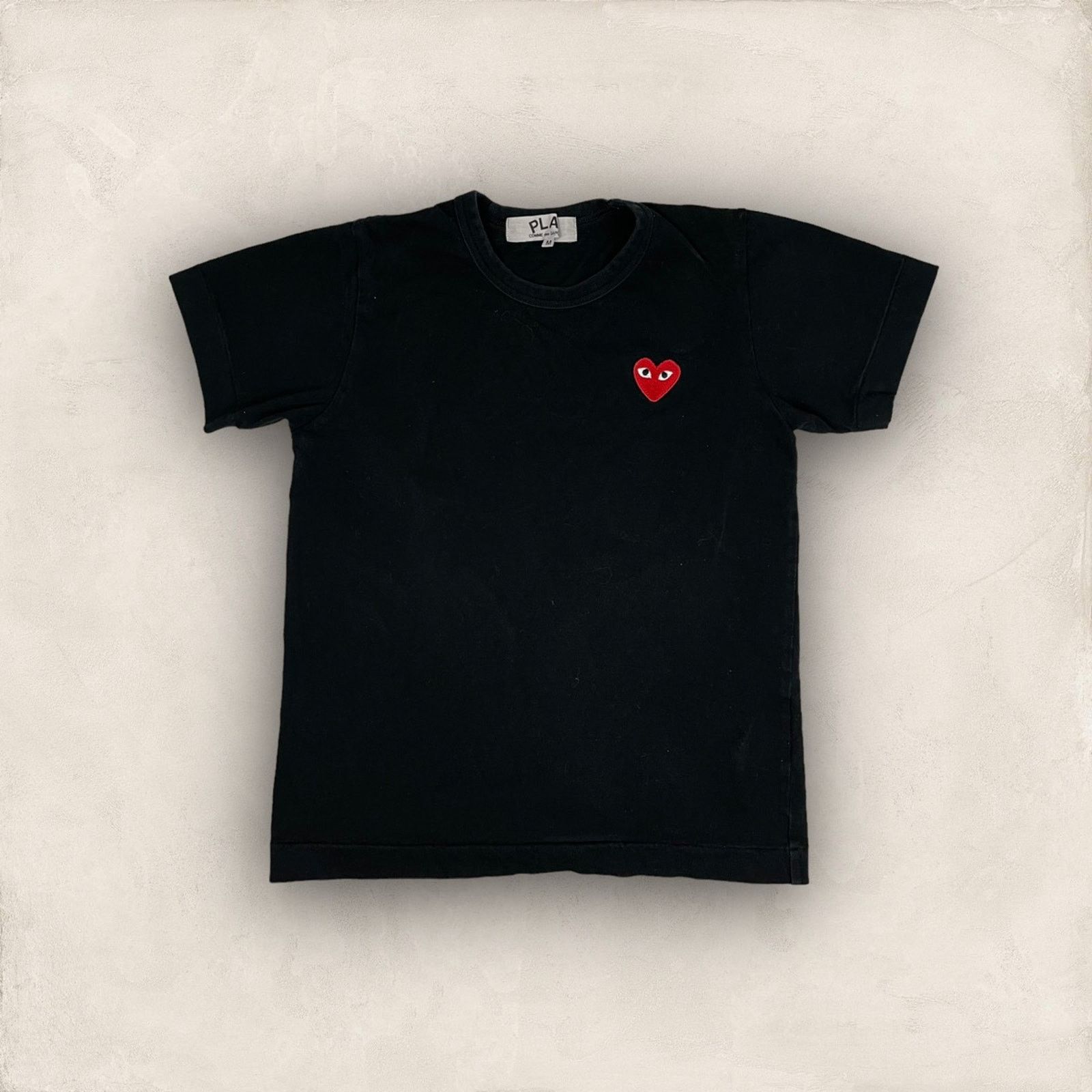 Comme des Garcons PLAY Comme Des Garcons Heart T-shirt Size M / US 6-8 / IT 42-44 - 1 Thumbnail