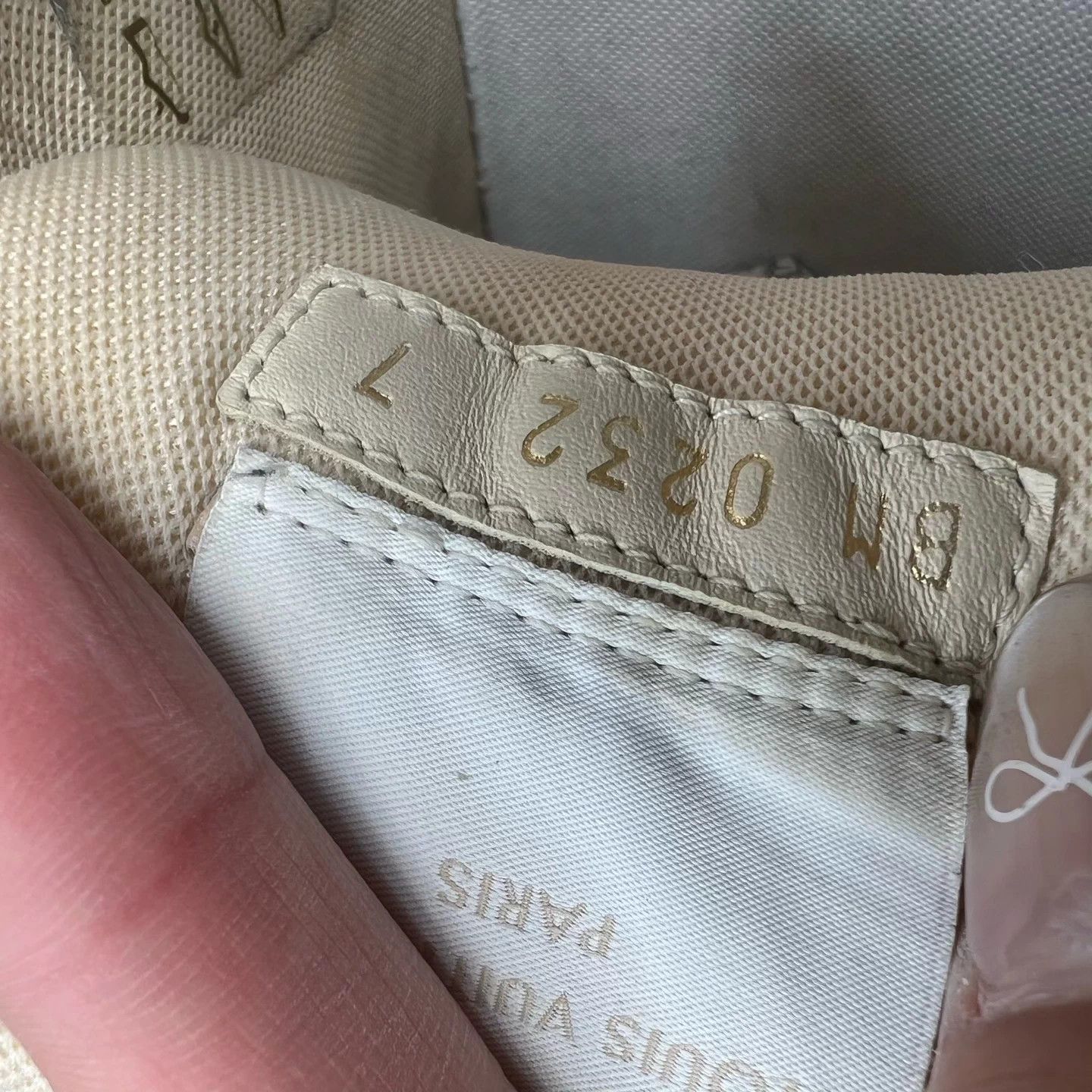 Louis Vuitton LV Trainer Cream White Velcro Strap US7/EUR41 Mint Size US 7 / EU 40 - 7 Thumbnail