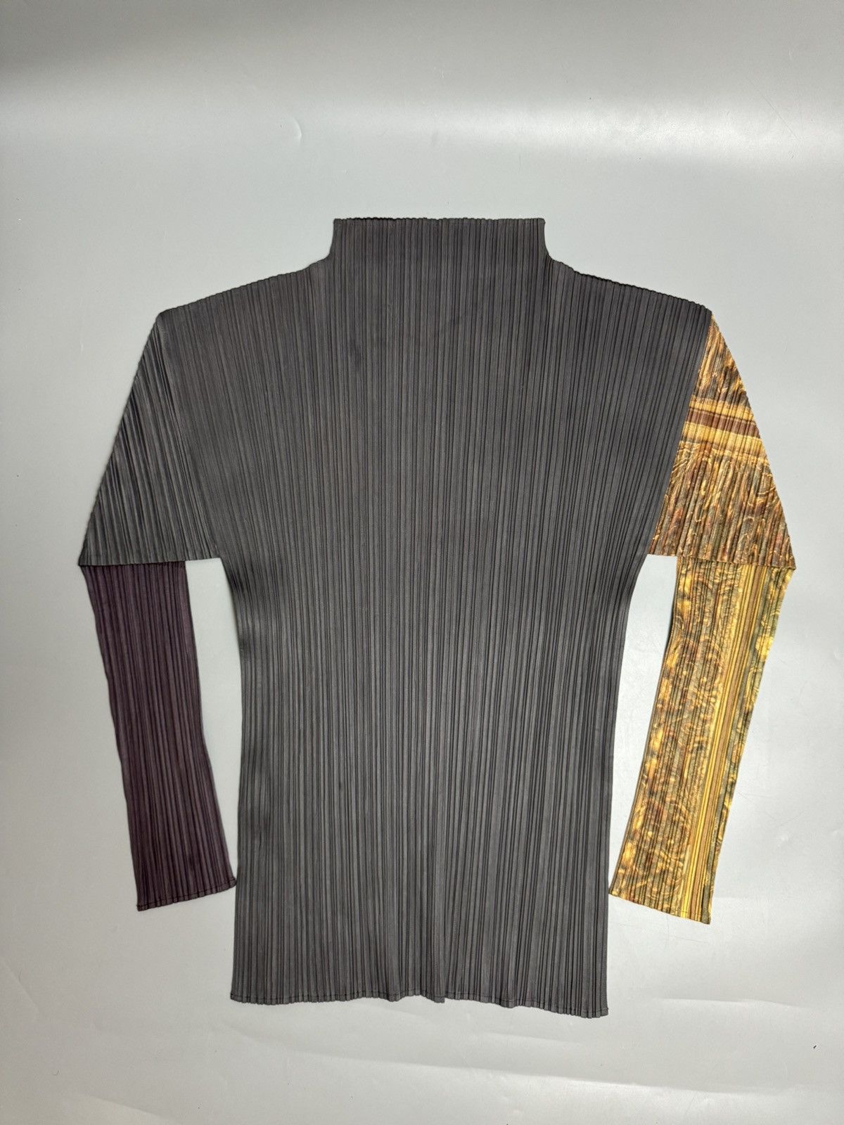 Issey Miyake 1996 Pleats Please Guest Artist No. 1 “Yasumasa Morimura” Size L / US 10 / IT 46 - 2 Thumbnail