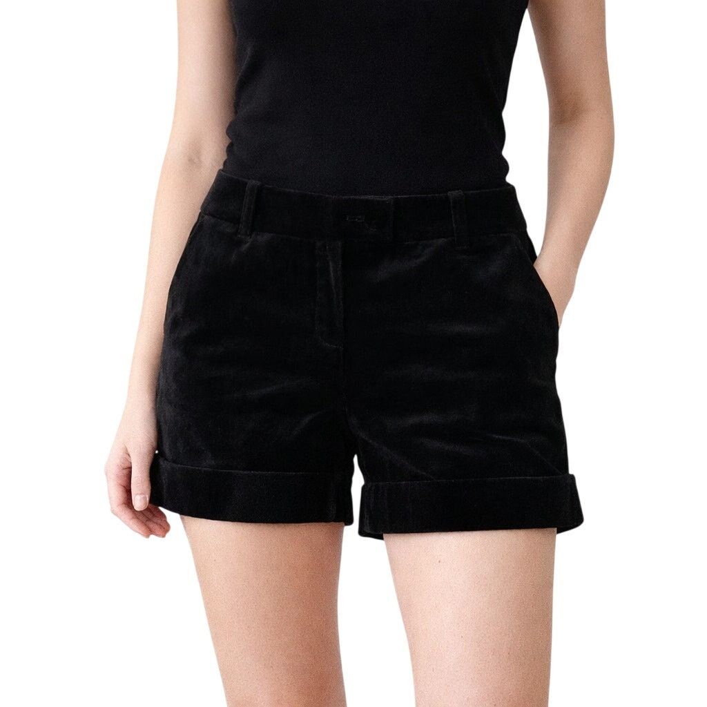 Oakton Limited The Limited Drew Fit Black Velvet Shorts Women Sz 8 Cuffed Size 30" / US 8 / IT 44 - 1 Thumbnail