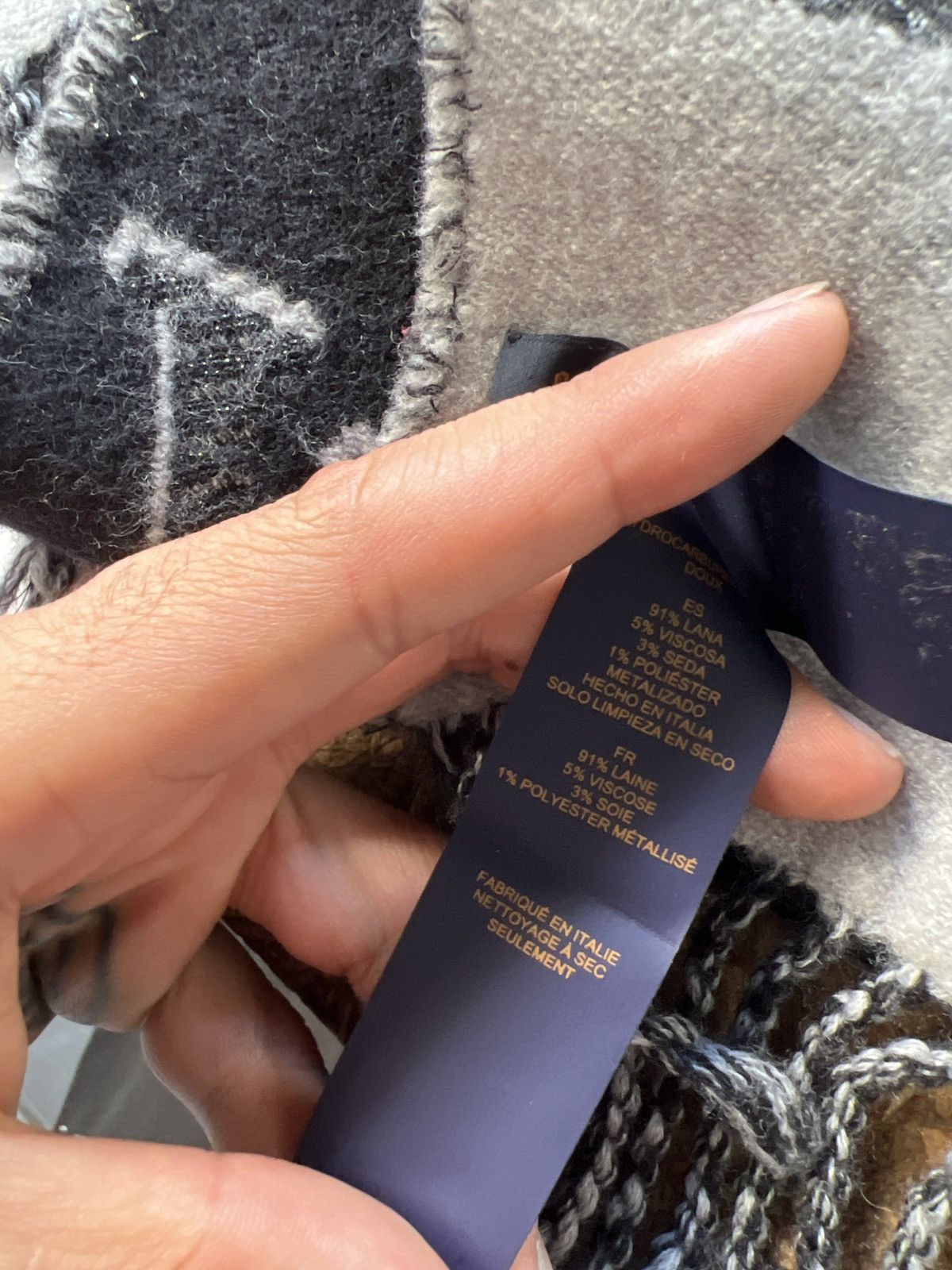 Louis Vuitton Louis Vuitton Scarf Size ONE SIZE - 9 Thumbnail