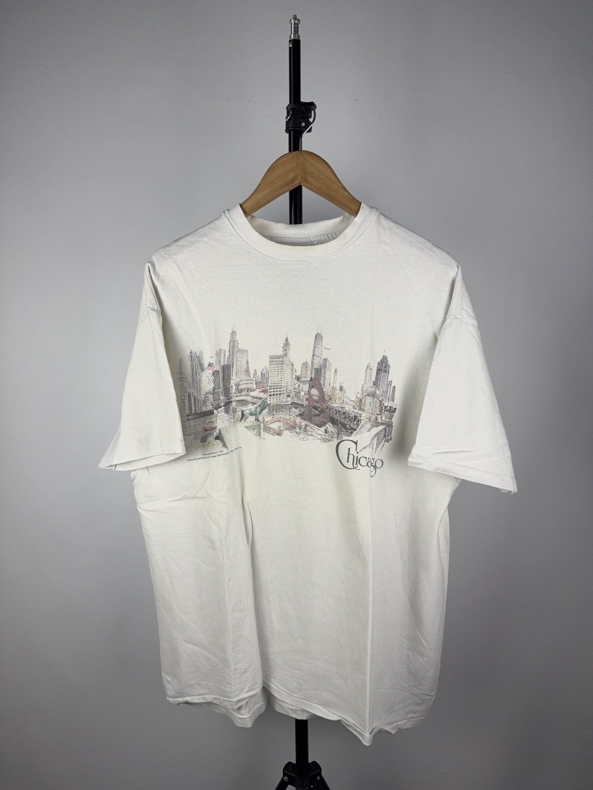 Vintage Vintage 1992 Chicago Skyline T-Shirt by George Becker Size US XL / EU 56 / 4 - 1 Thumbnail