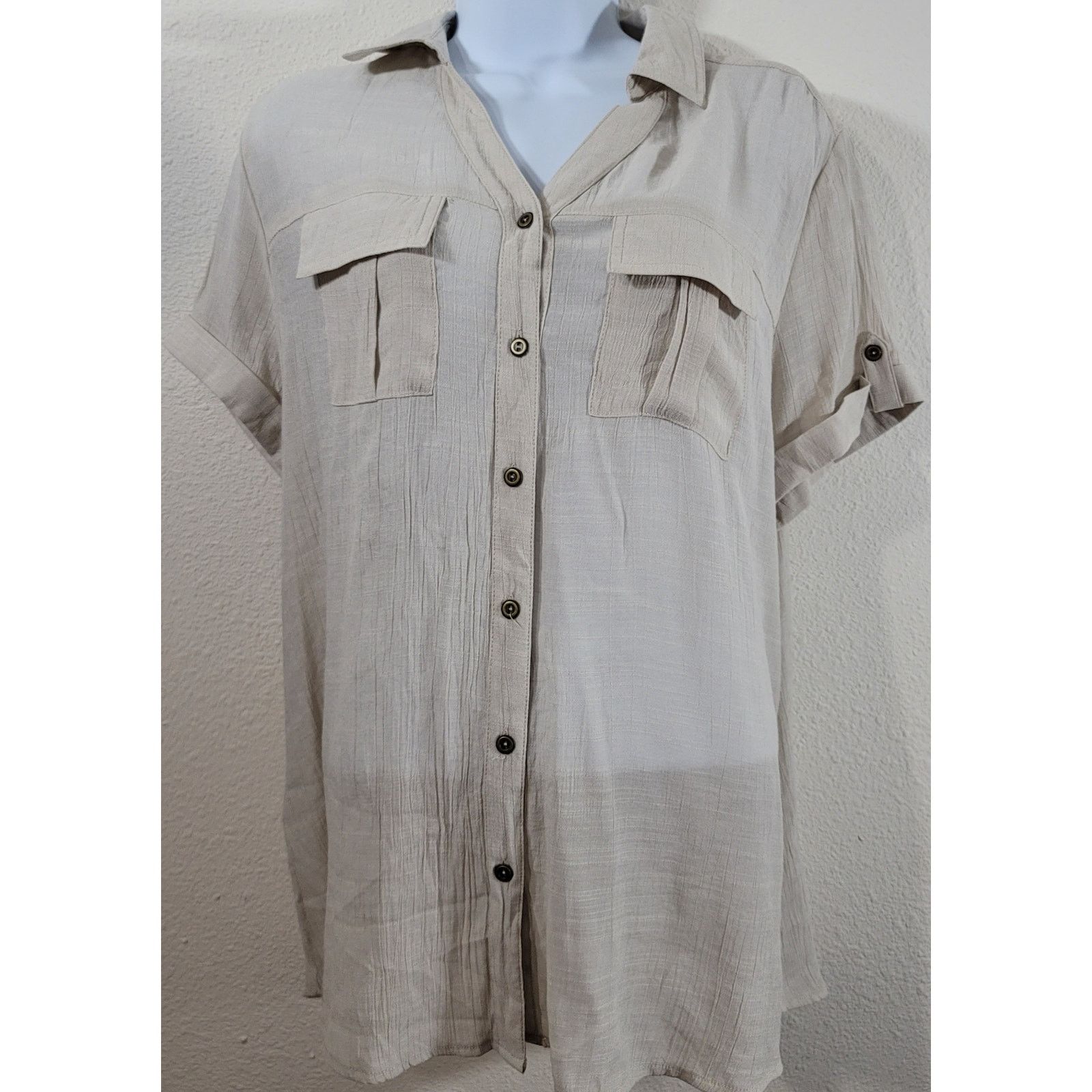 Other Westport Beige Tan Metallic Shine Button Up Top 1X Plus Soft Size XL / US 12-14 / IT 48-50 - 1 Thumbnail