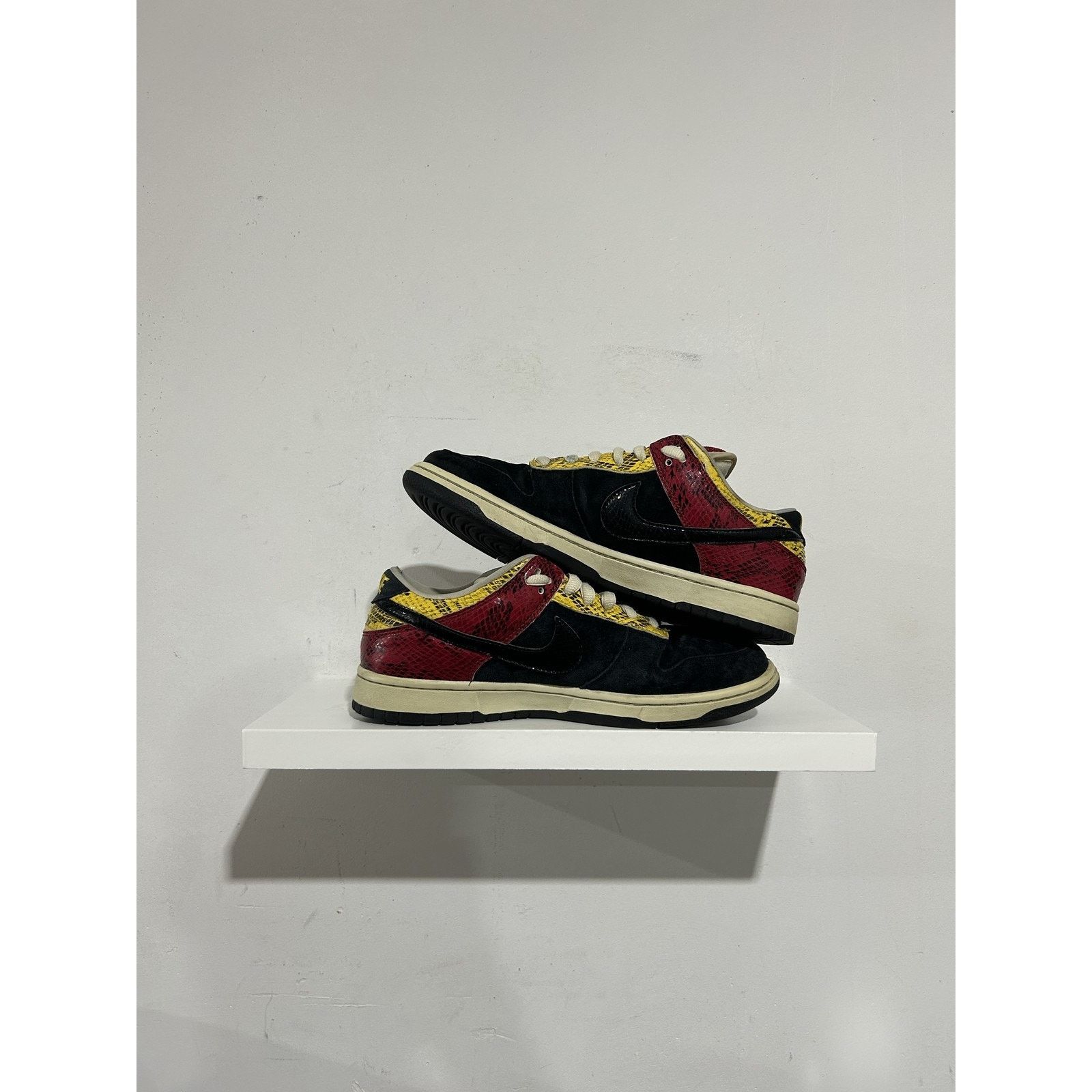 Nike NIKE SB DUNK LOW CORAL SNAKE SIZE 9 PREOWNED Size US 9 / EU 42 - 3 Thumbnail