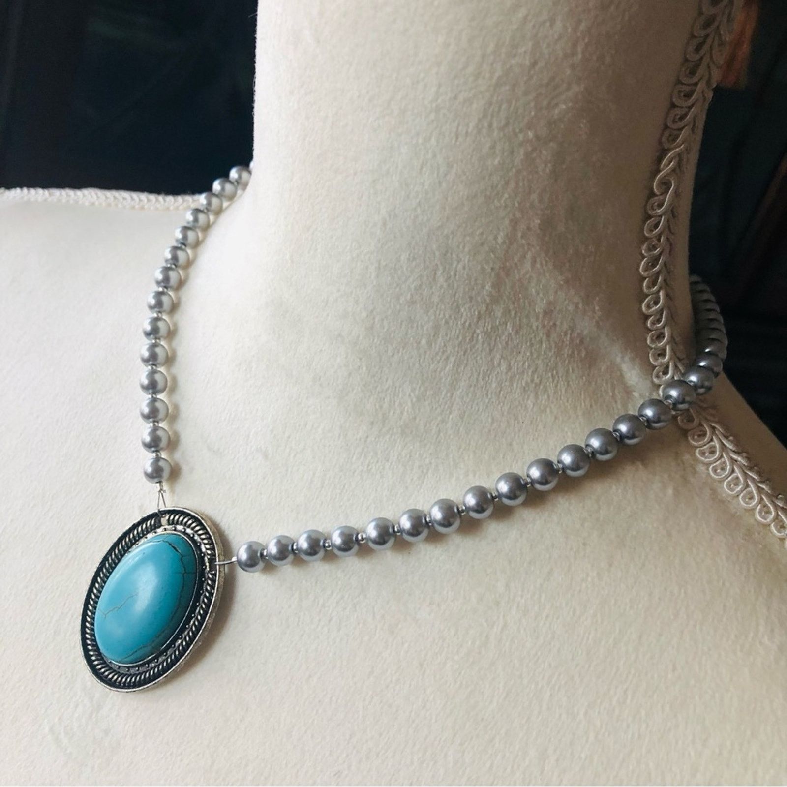 Handmade Handcrafted repurpose oval turquenite pendant Pearl necklace Size ONE SIZE - 4 Thumbnail