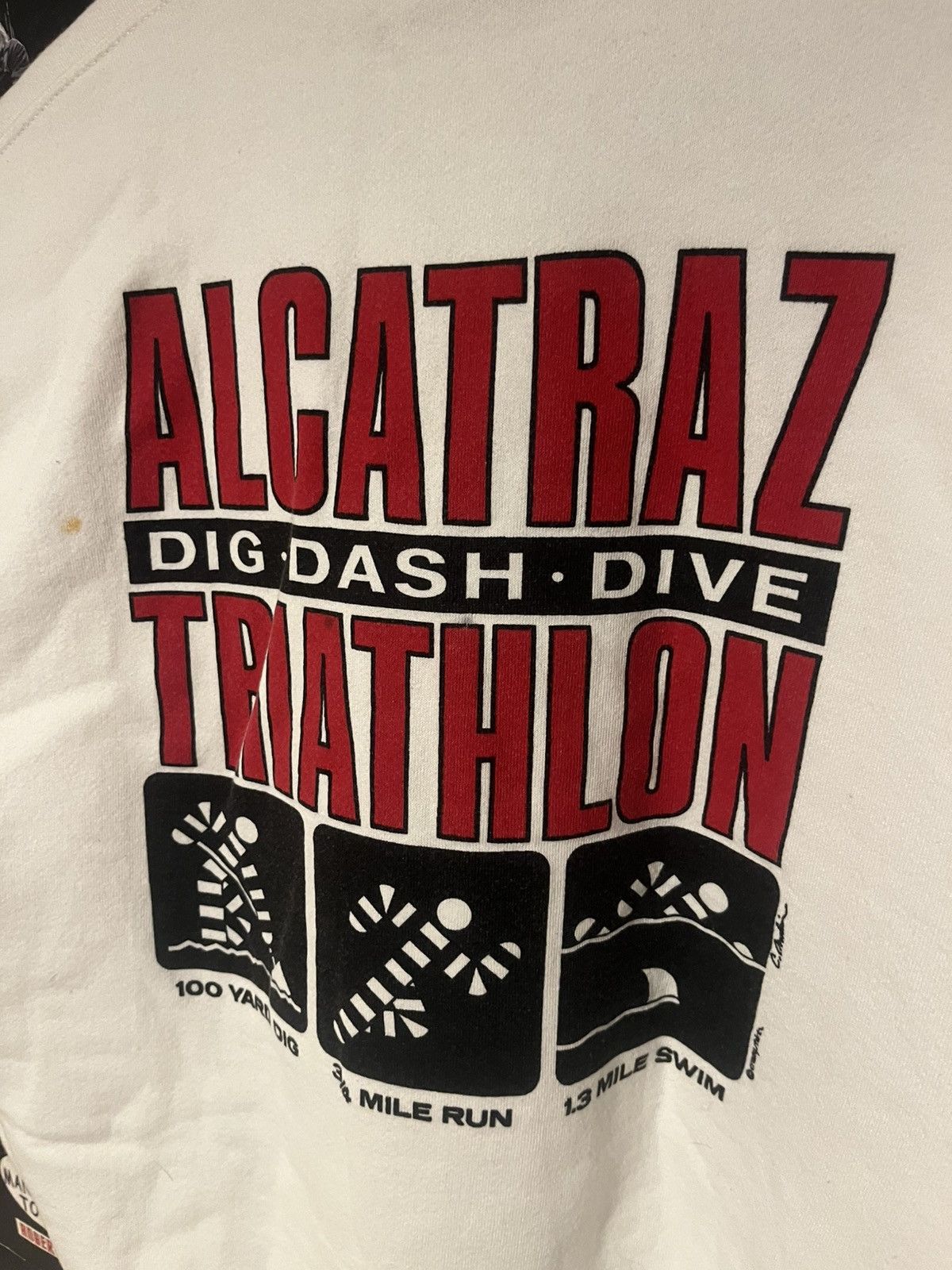 Other Vintage USA Crazy shirts Alcatraz Triathlon Humor Sweater Size US XL / EU 56 / 4 - 7 Thumbnail