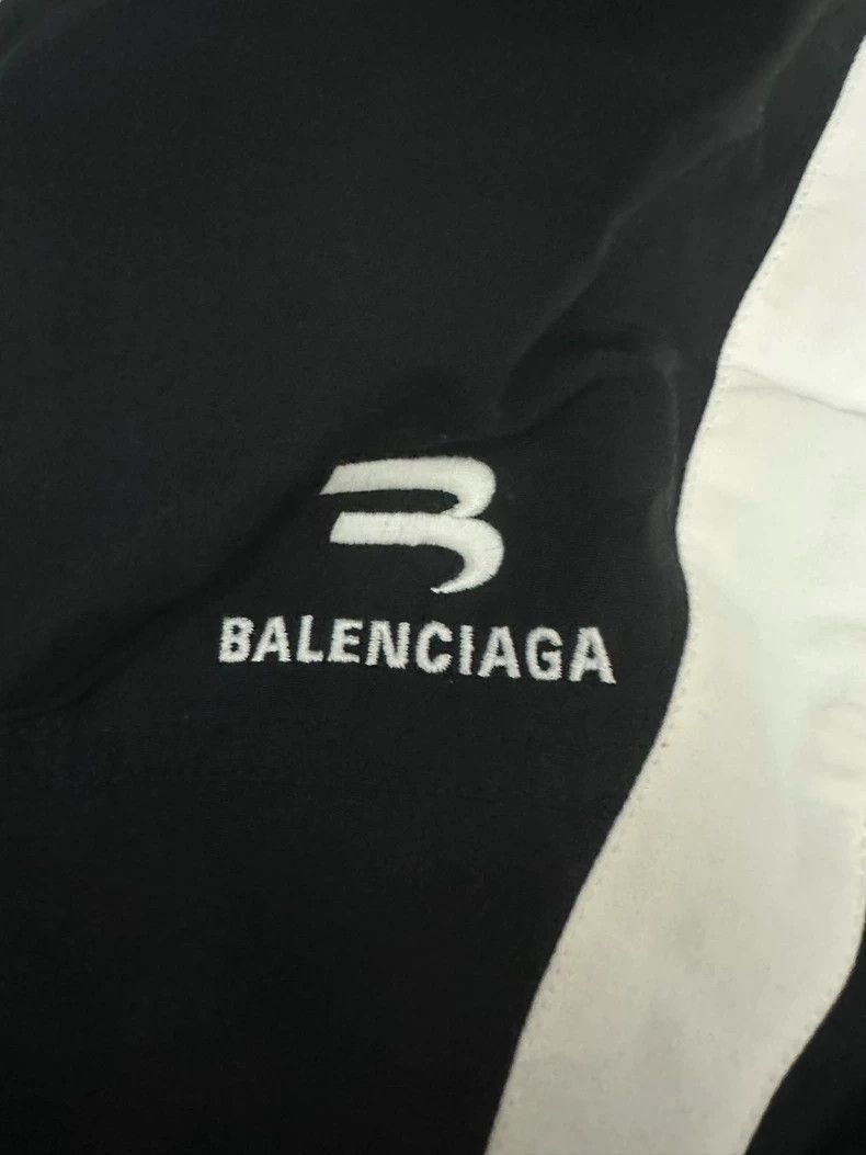 Balenciaga Balenciaga 22fw black and white color blocked sportyb jacke Size US S / EU 44-46 / 1 - 3 Thumbnail